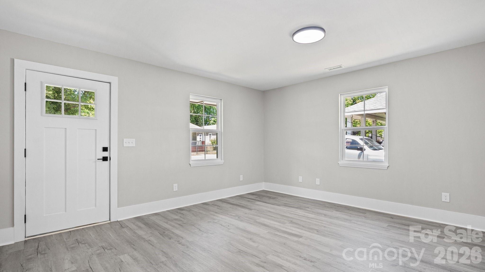 125 Oregon Street Property Photo 9