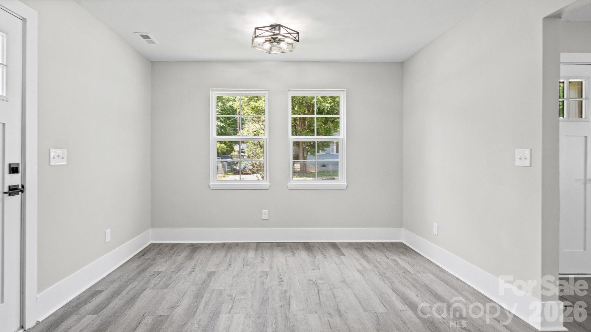 125 Oregon Street Property Photo 12