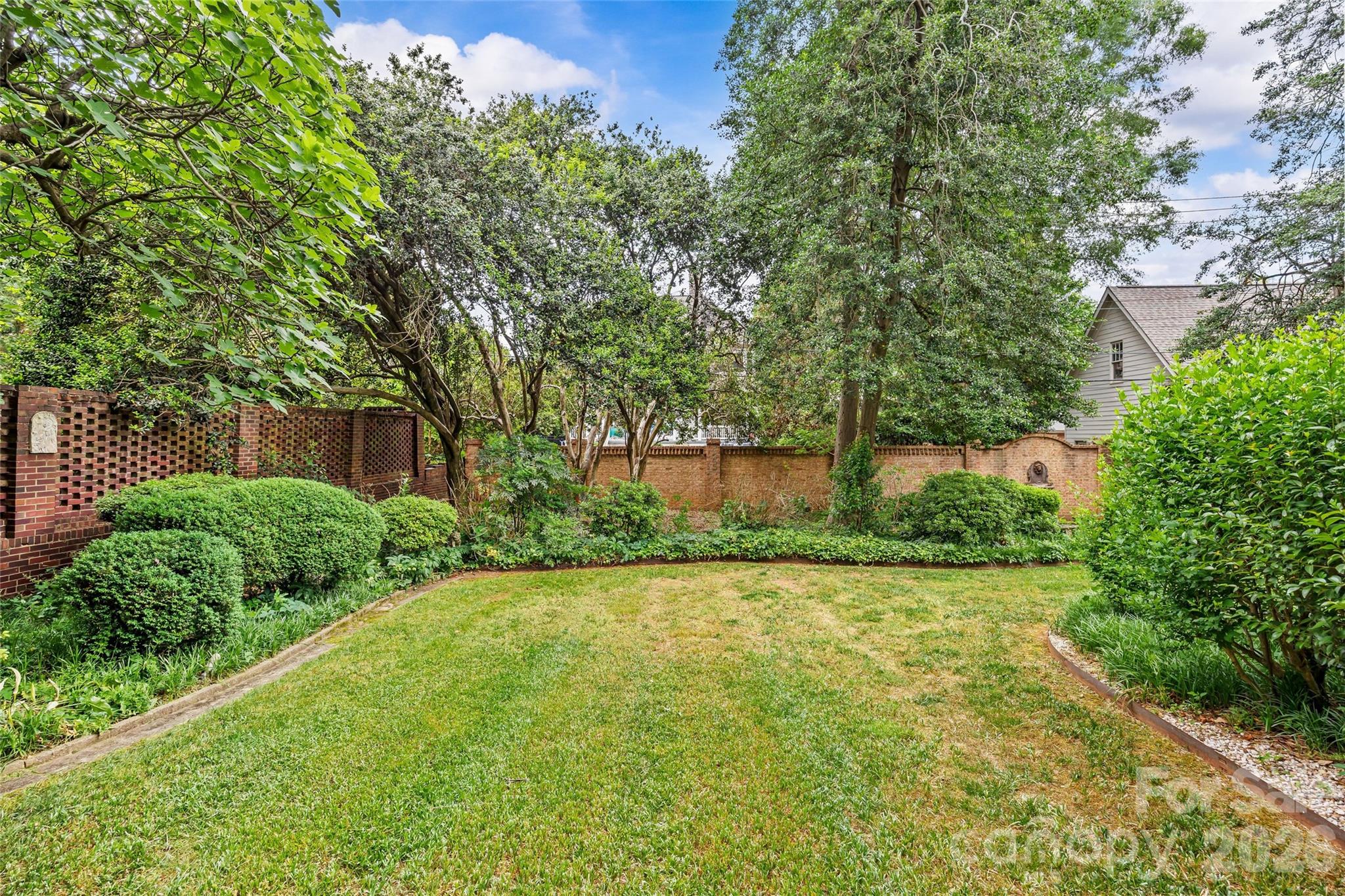 1858 Queens Road Property Photo 10