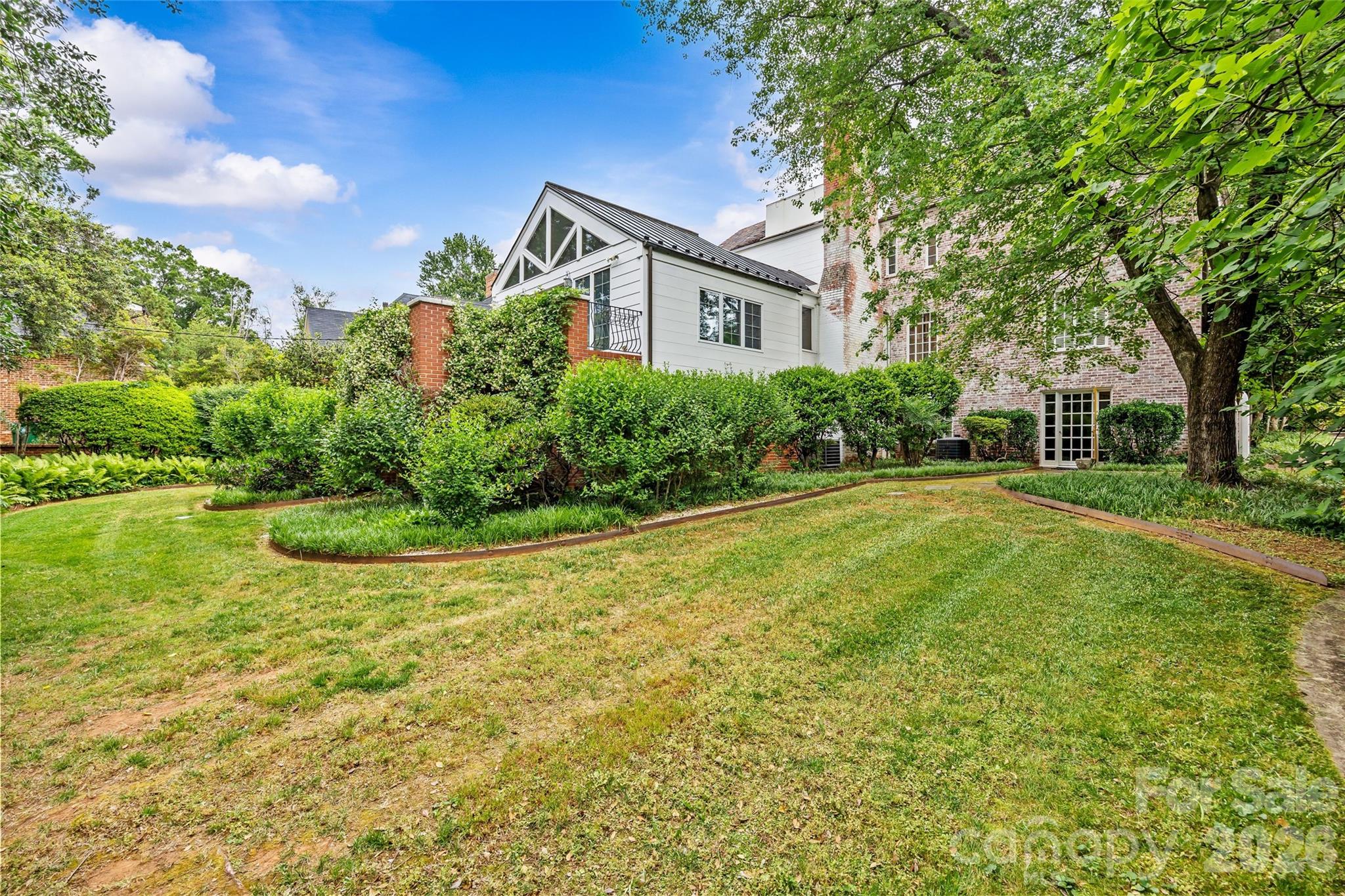 1858 Queens Road Property Photo 13