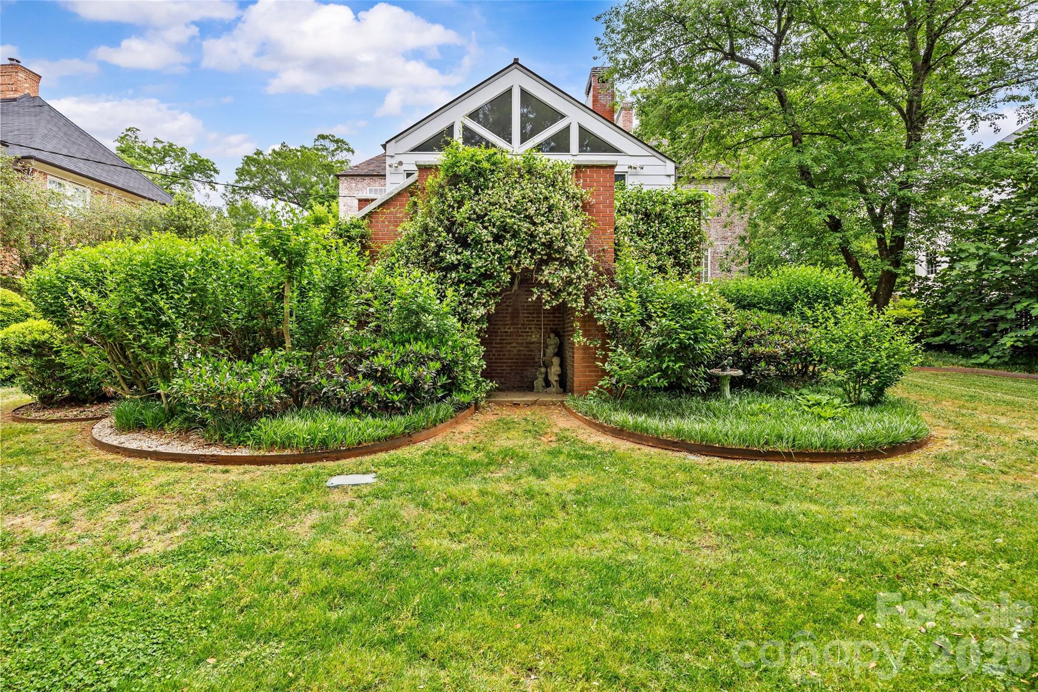 1858 Queens Road Property Photo 16