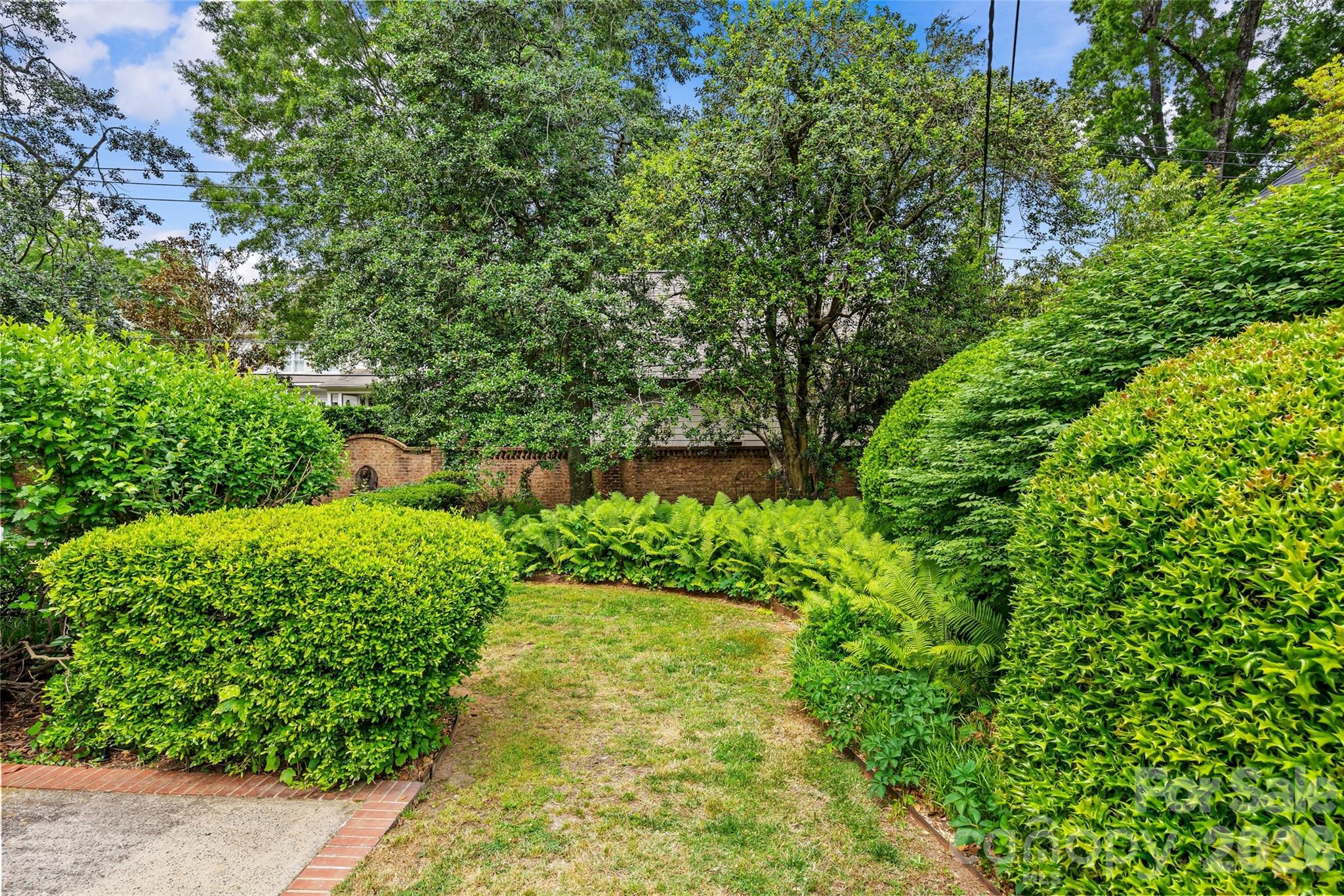 1858 Queens Road Property Photo 17