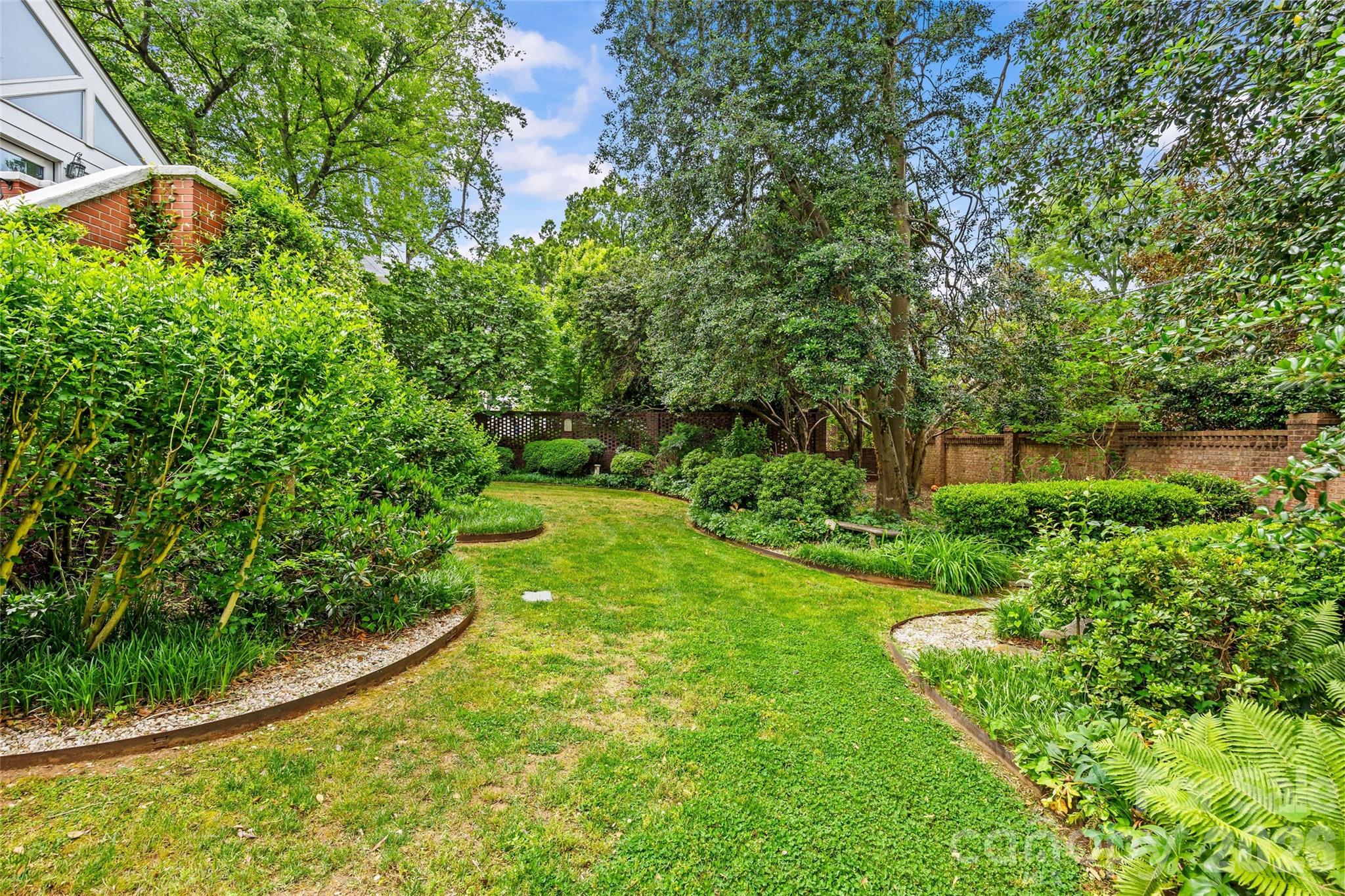 1858 Queens Road Property Photo 18