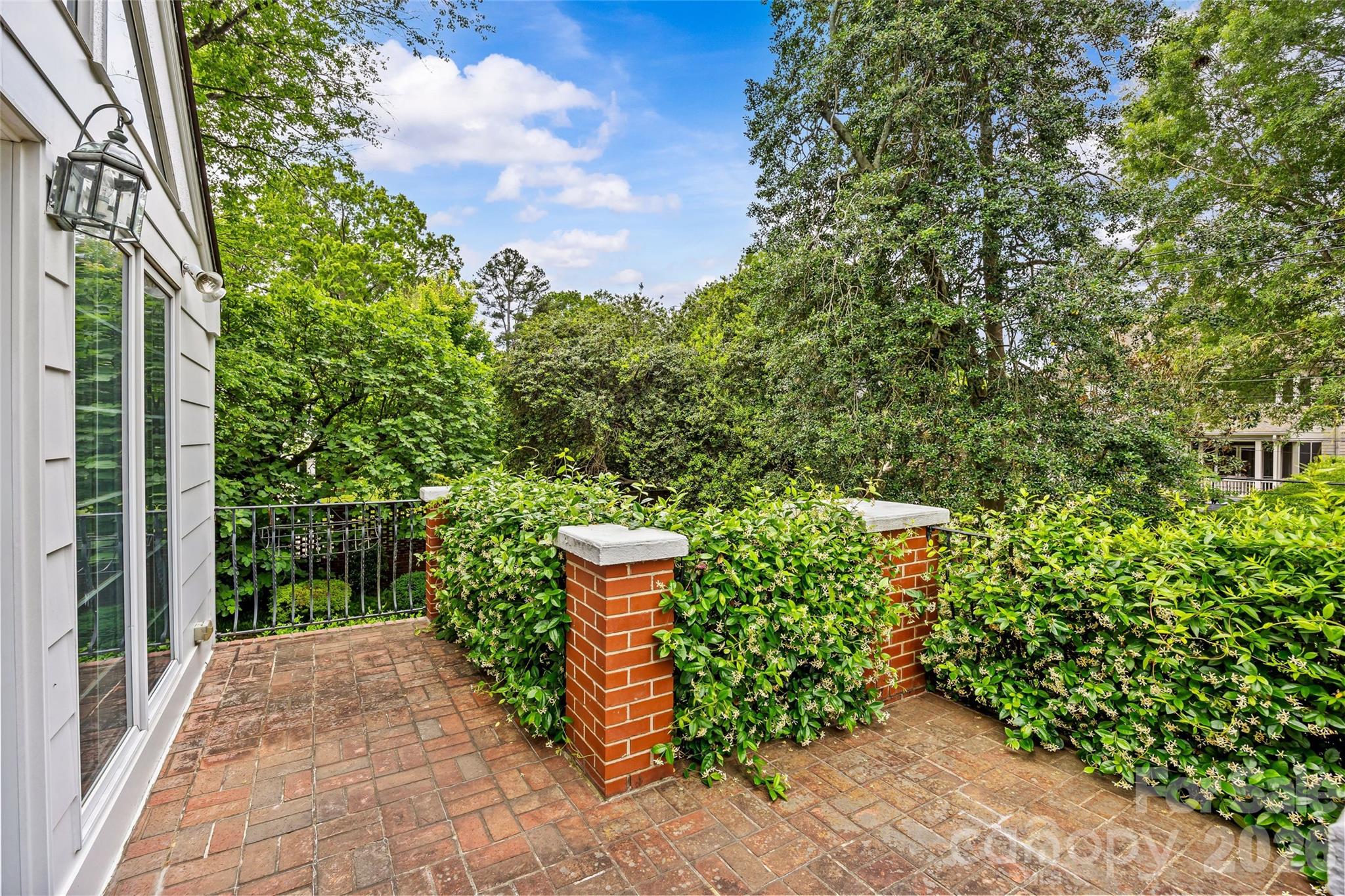 1858 Queens Road Property Photo 19