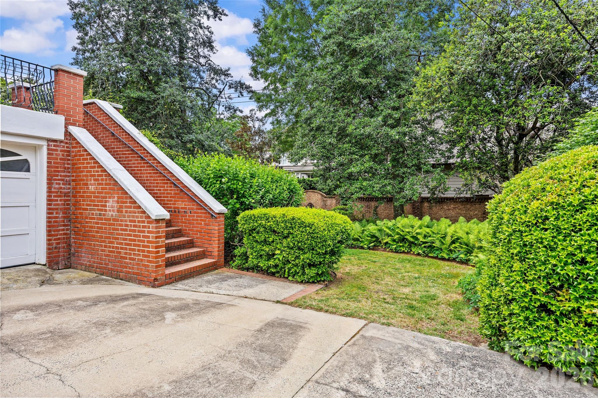 1858 Queens Road Property Photo 26