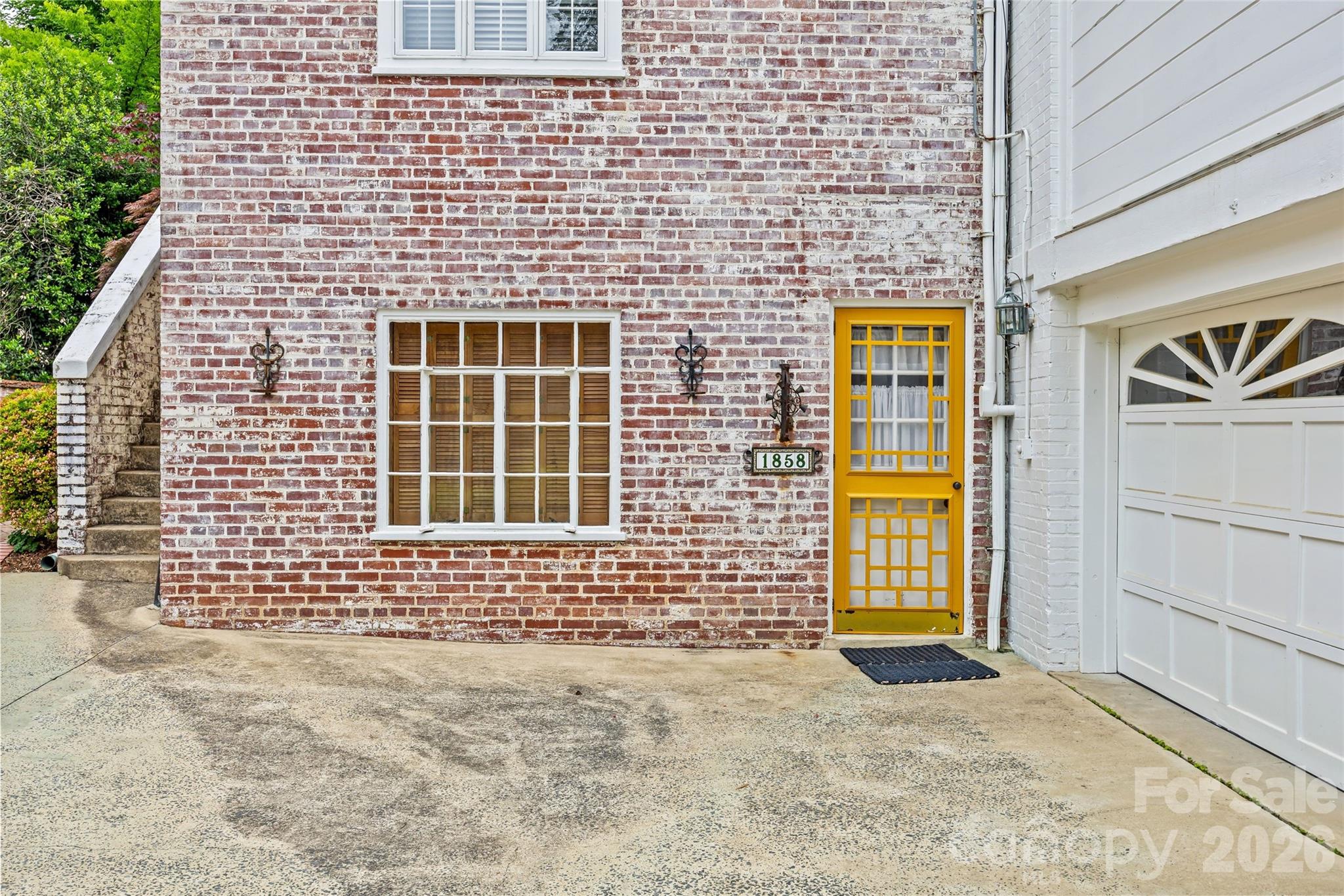 1858 Queens Road Property Photo 27