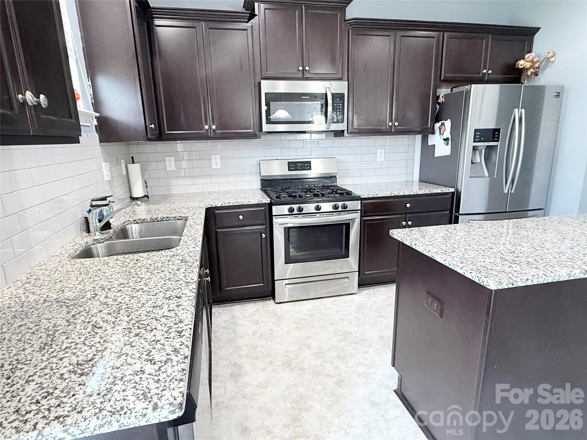 107 Longleaf Drive Property Photo 8