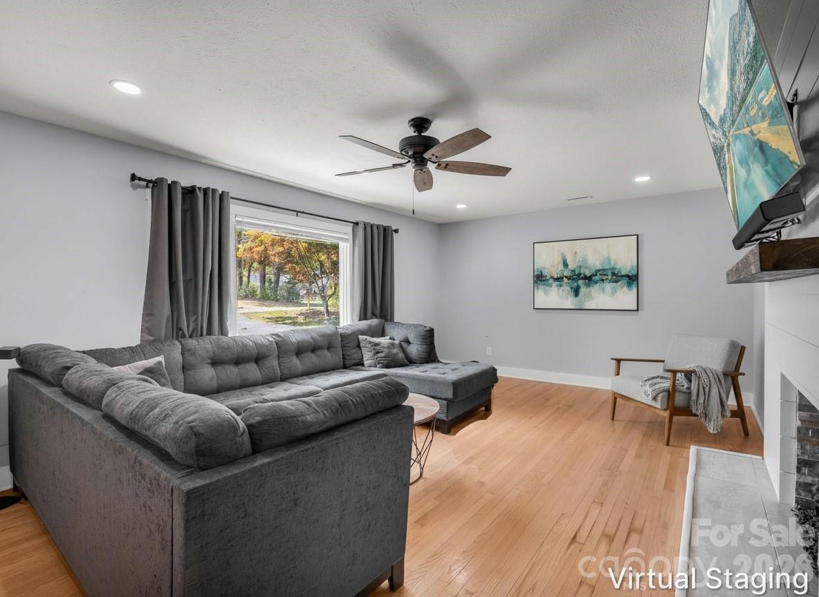 3208 Florida Drive Property Photo 3