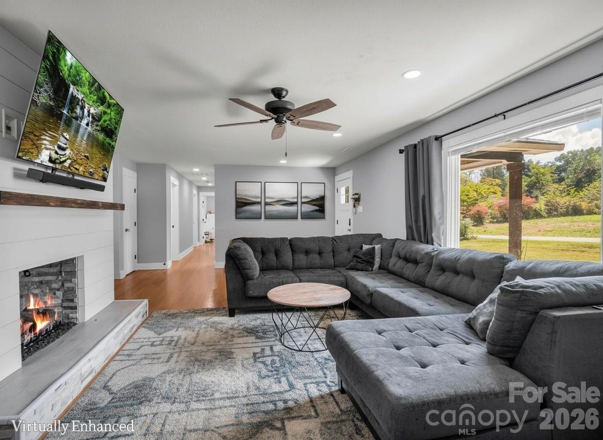 3208 Florida Drive Property Photo 5