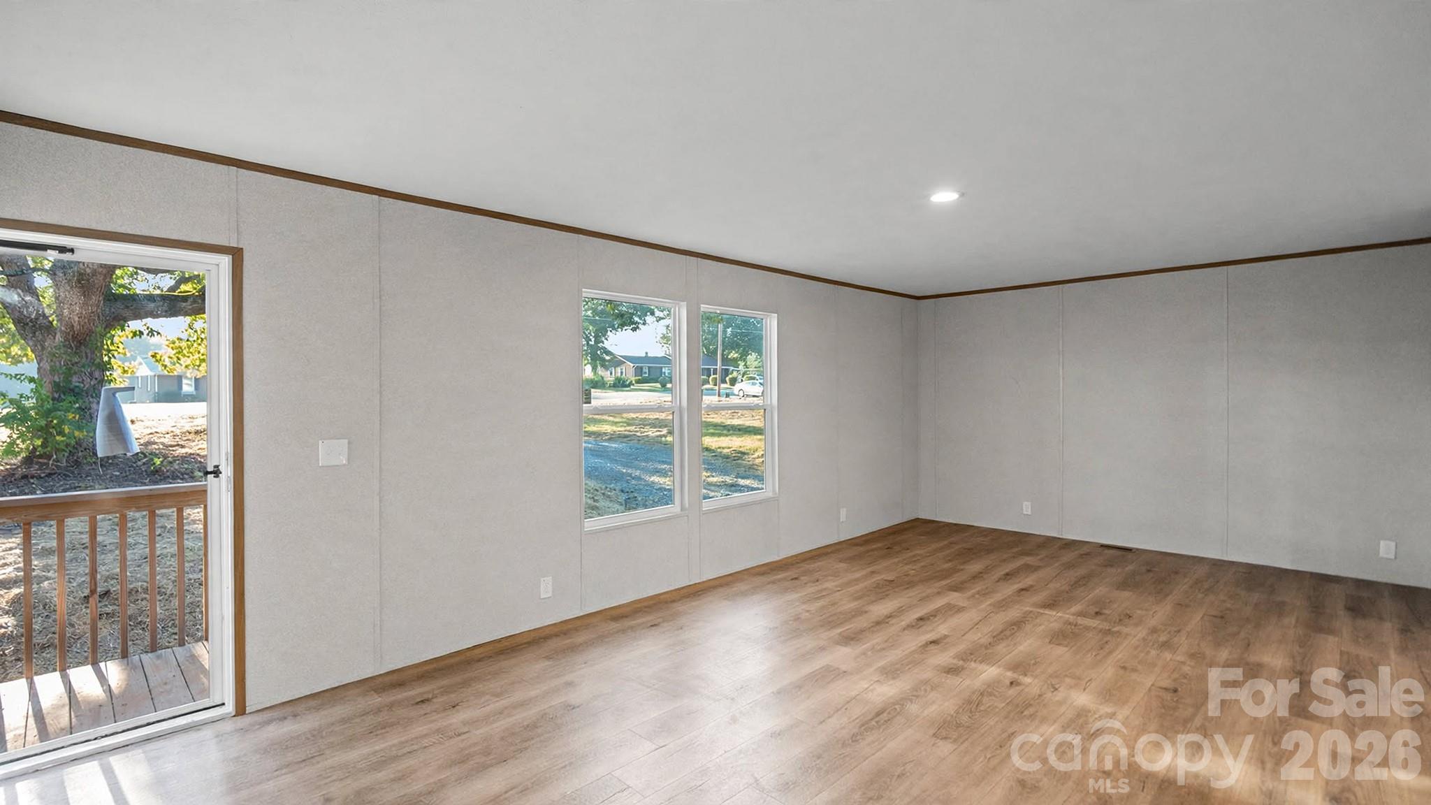 2205 Kingston Road Property Photo 7