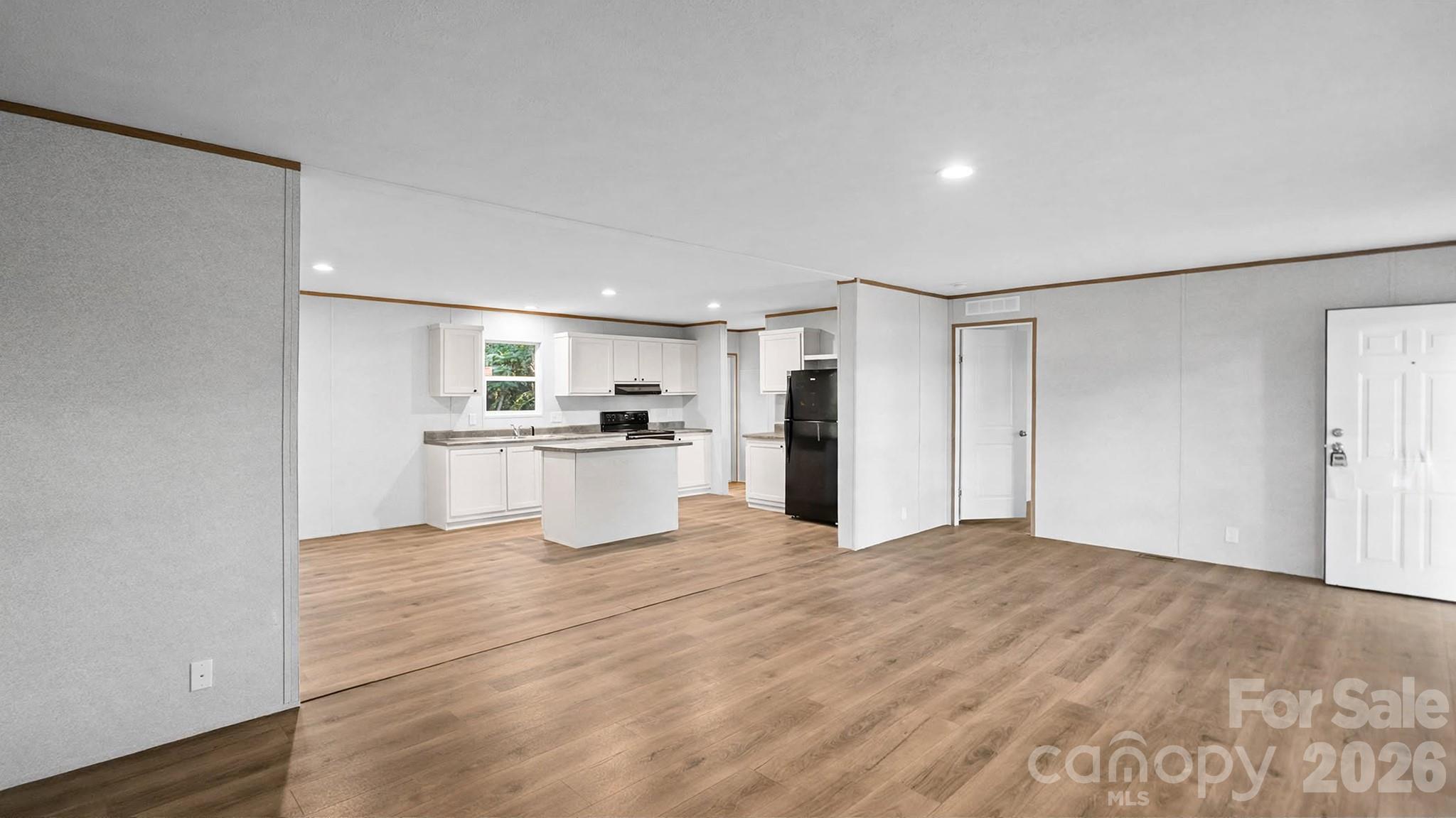 2205 Kingston Road Property Photo 9