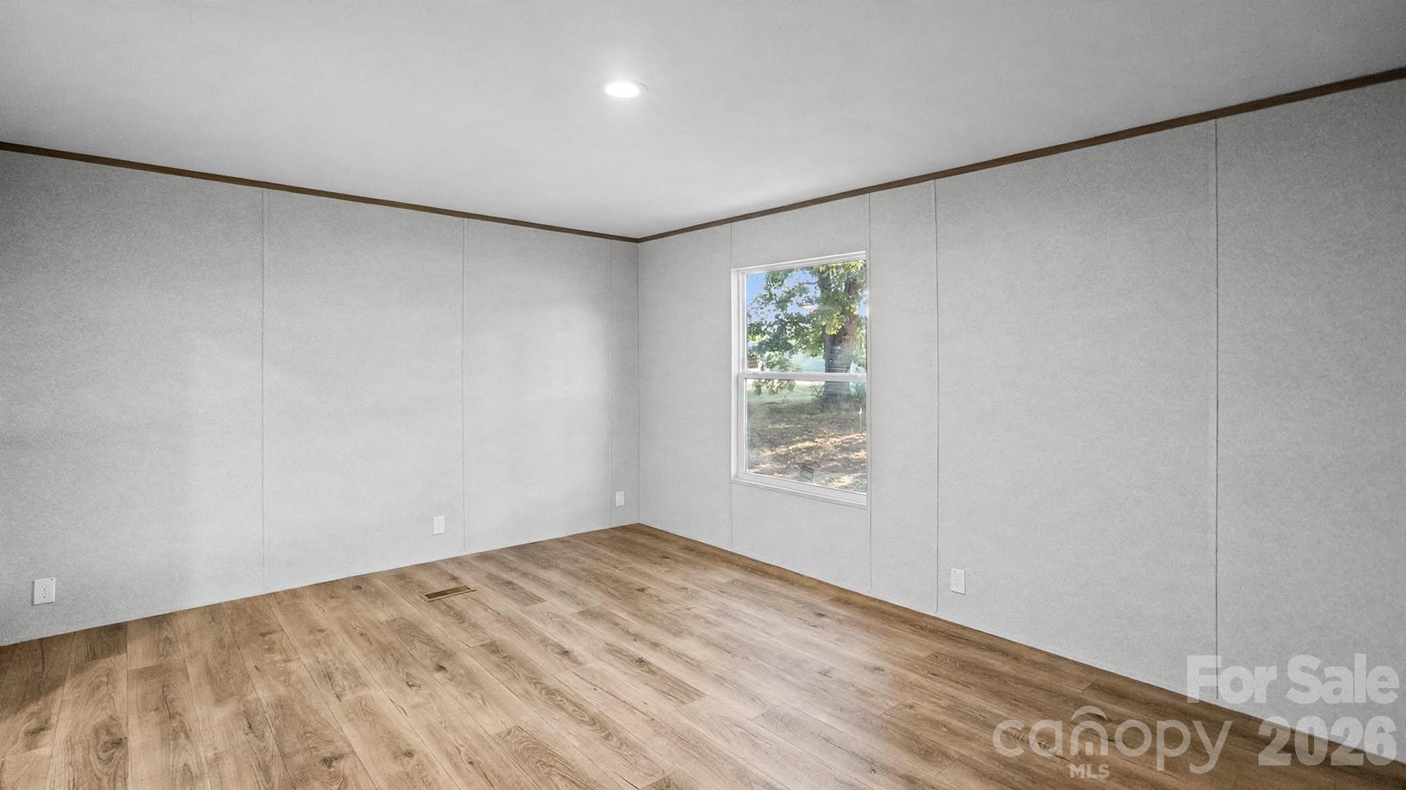 2205 Kingston Road Property Photo 10