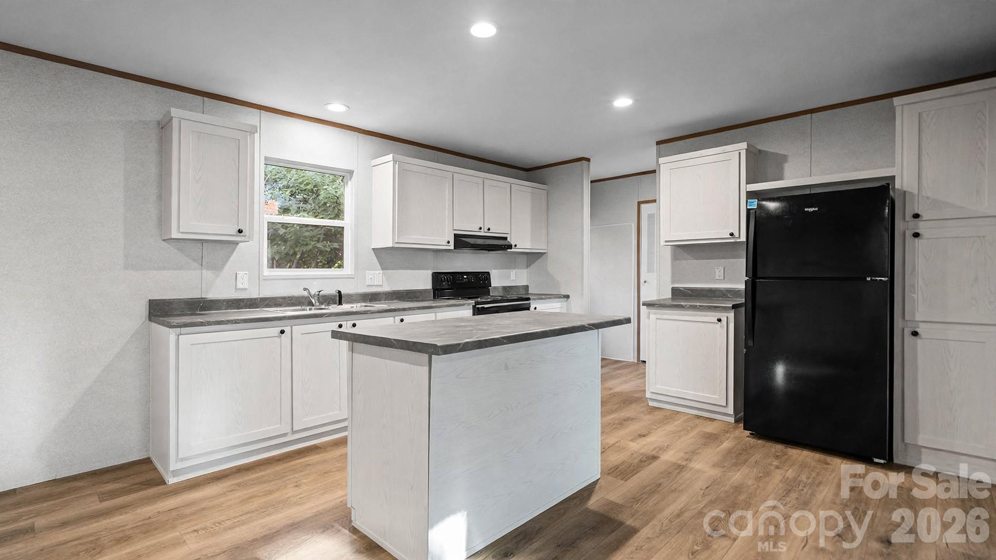 2205 Kingston Road Property Photo 16