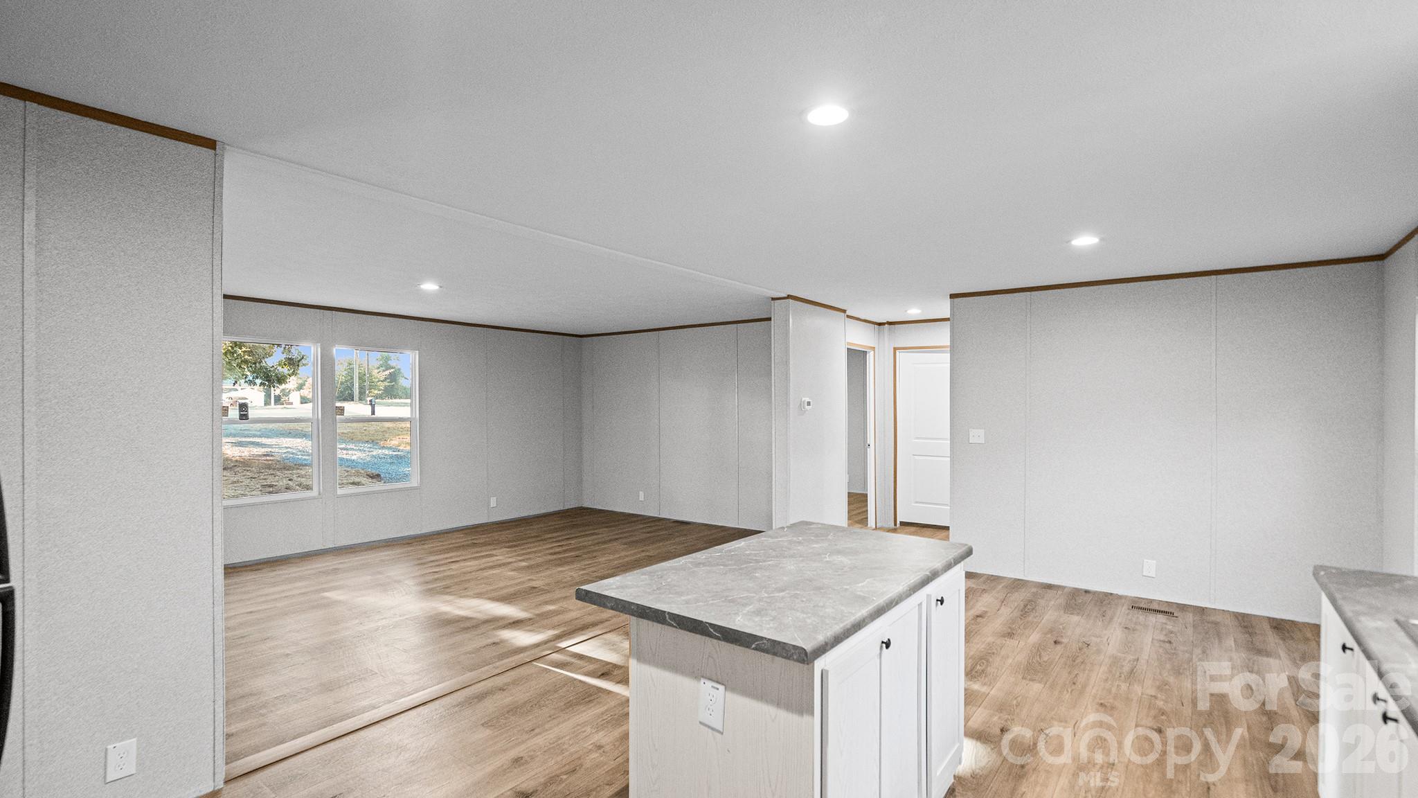 2205 Kingston Road Property Photo 20