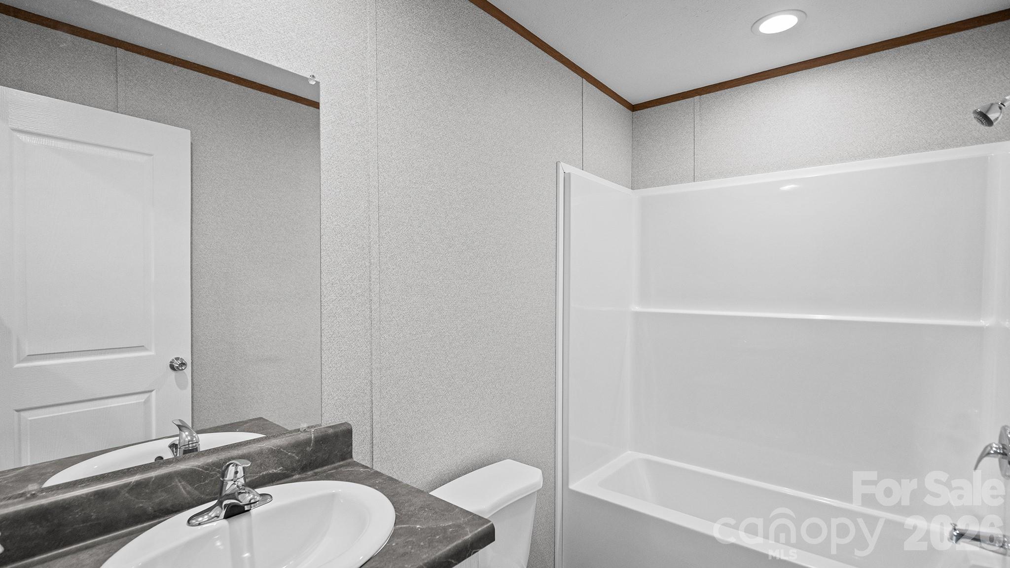 2205 Kingston Road Property Photo 22
