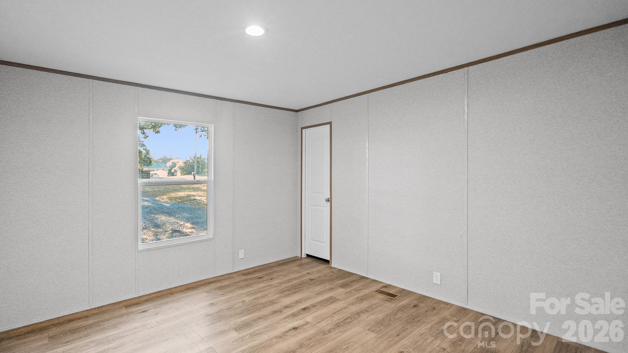2205 Kingston Road Property Photo 24