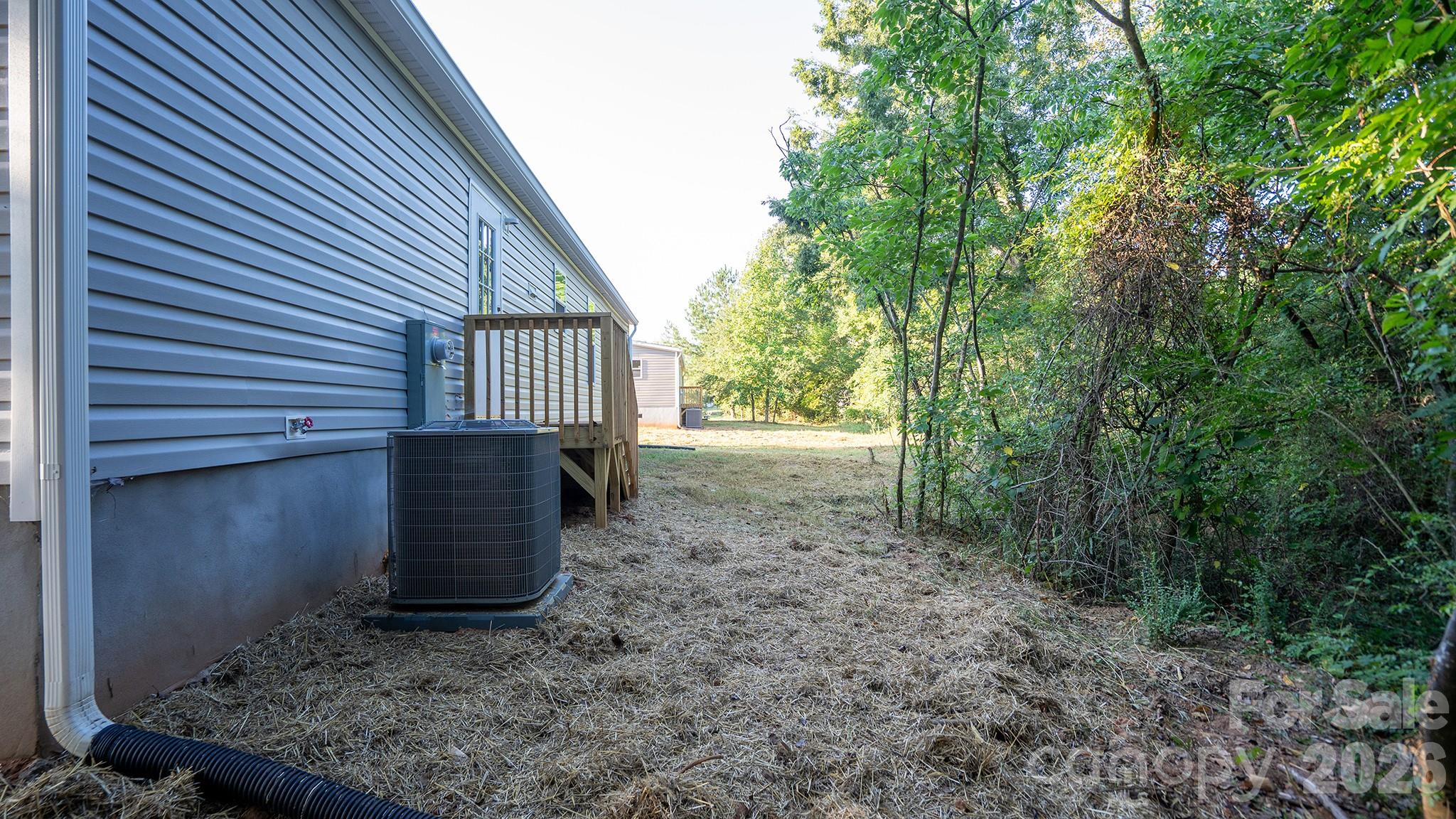 2205 Kingston Road Property Photo 25