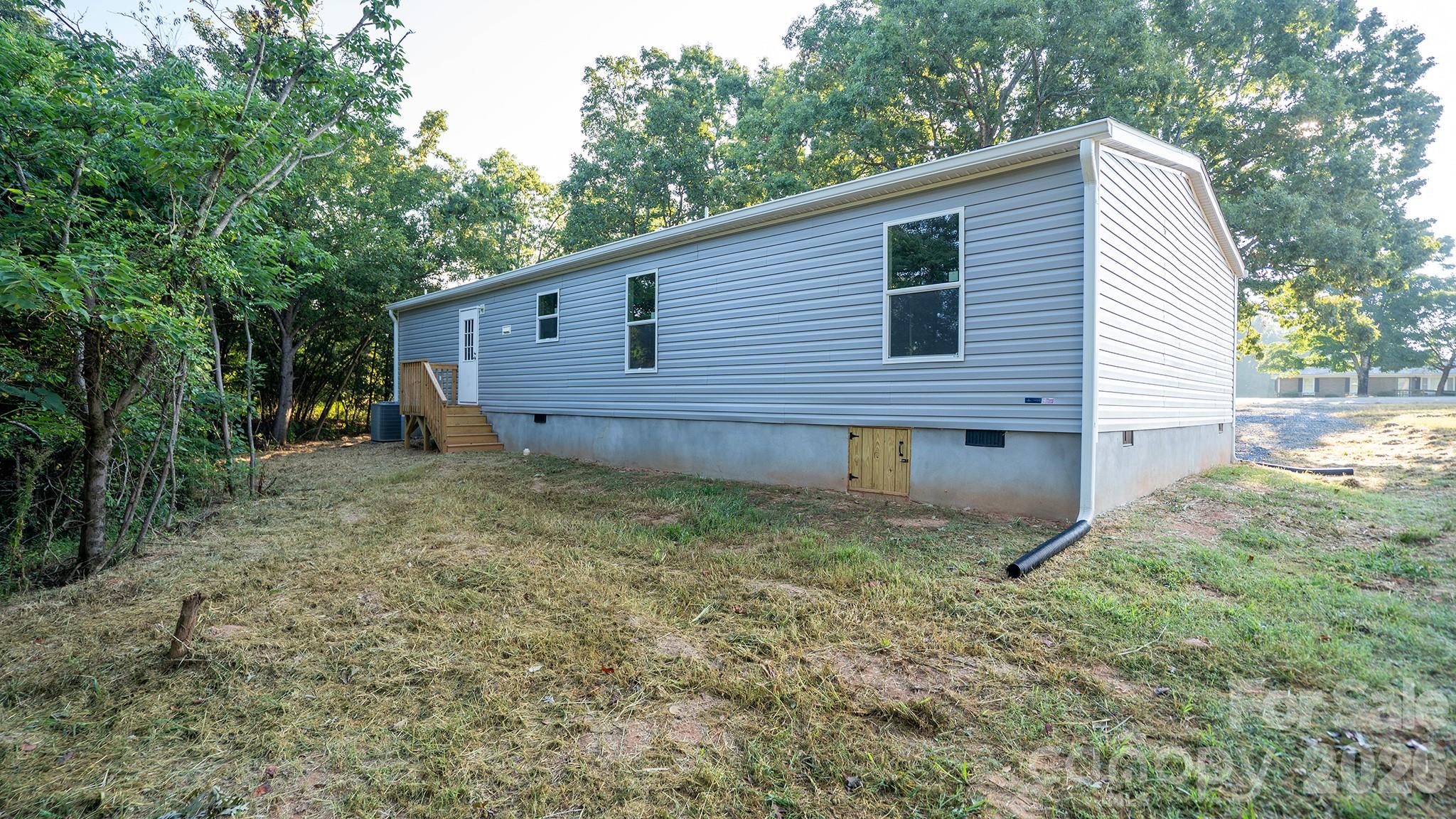 2205 Kingston Road Property Photo 27