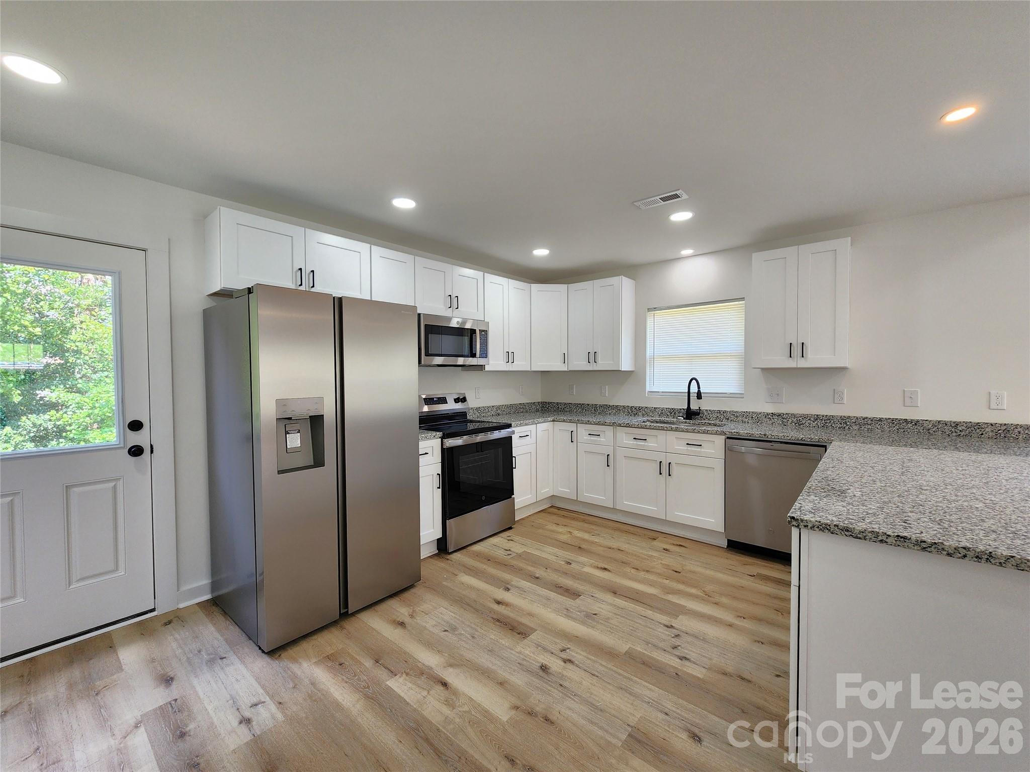 1300 Rainbow Drive Property Photo 5