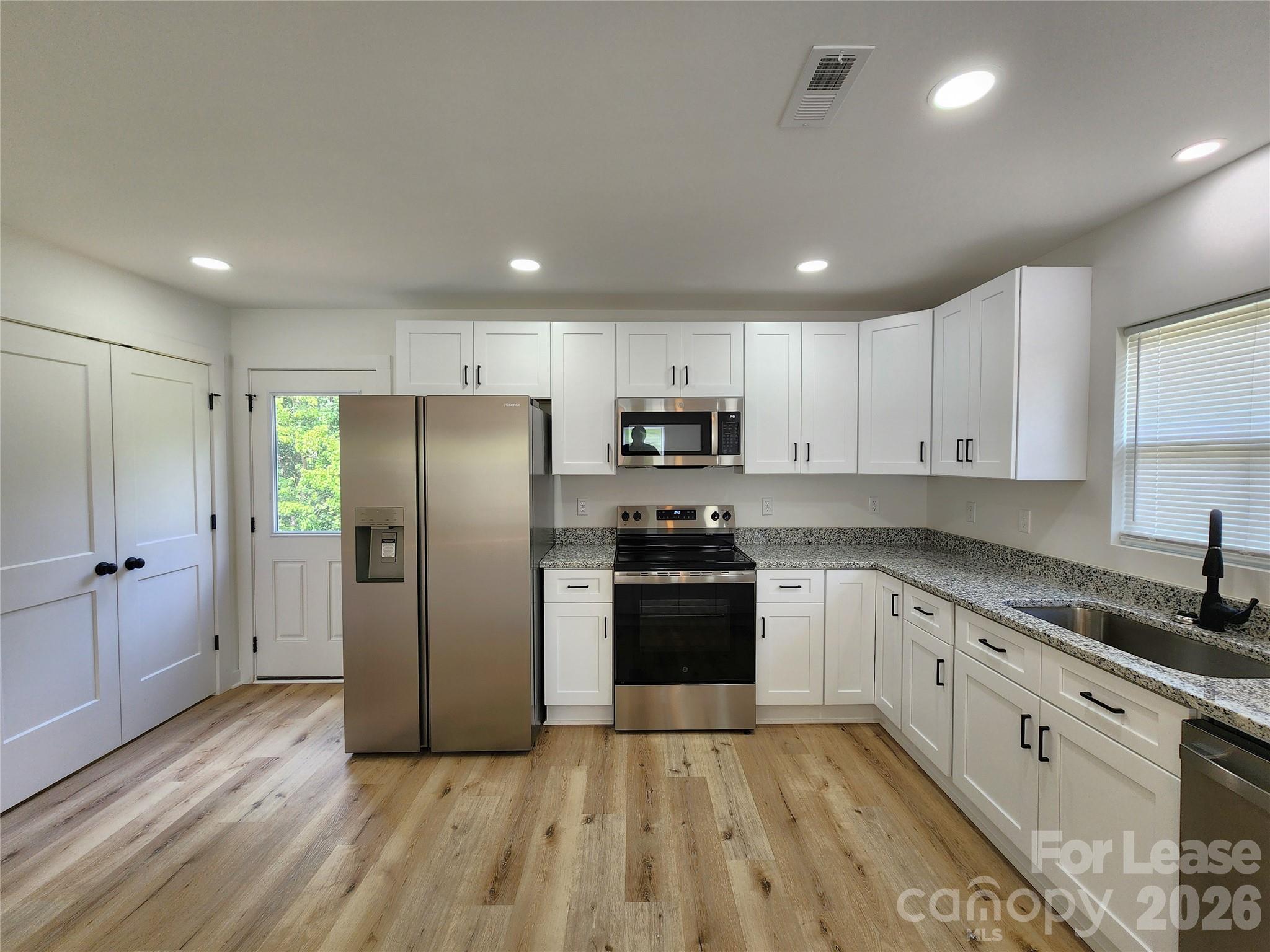 1300 Rainbow Drive Property Photo 6