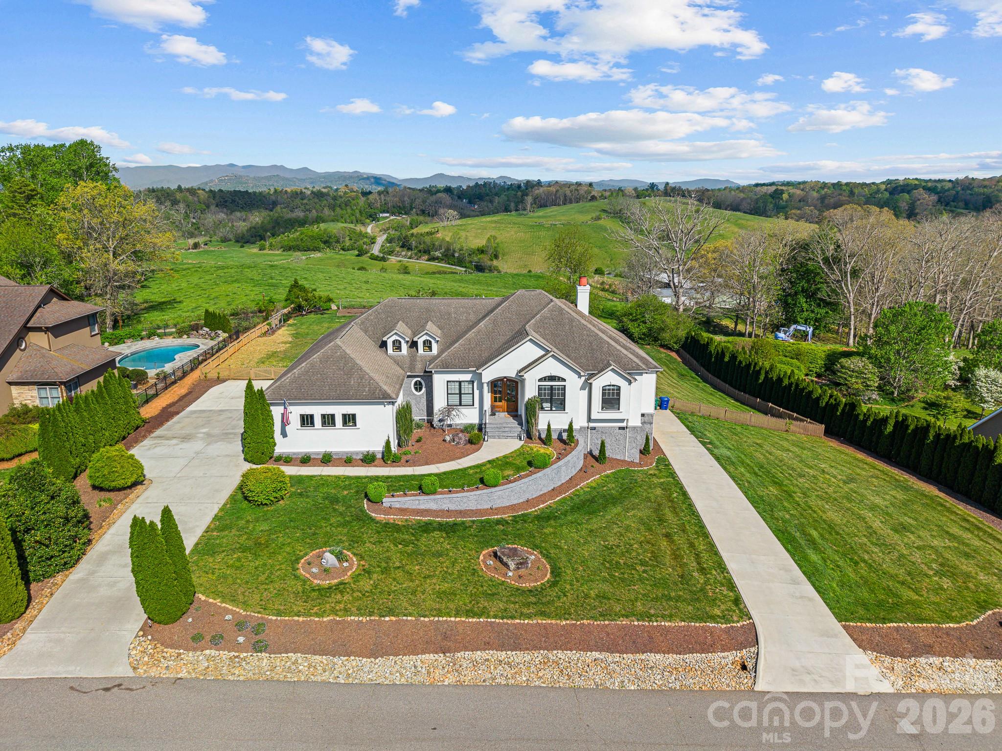 54 Mountain Shadows Drive