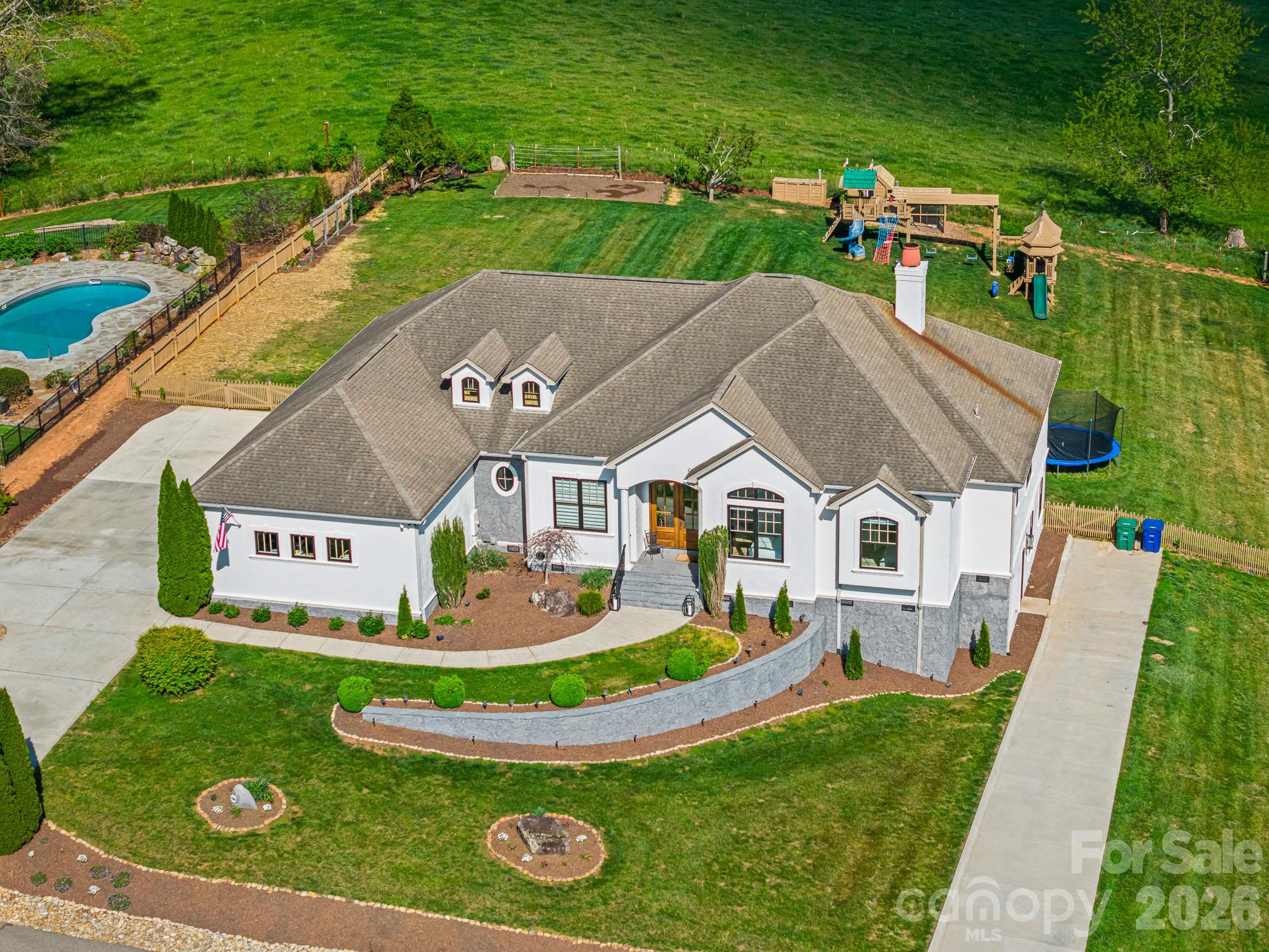 54 Mountain Shadows Drive Property Photo 3