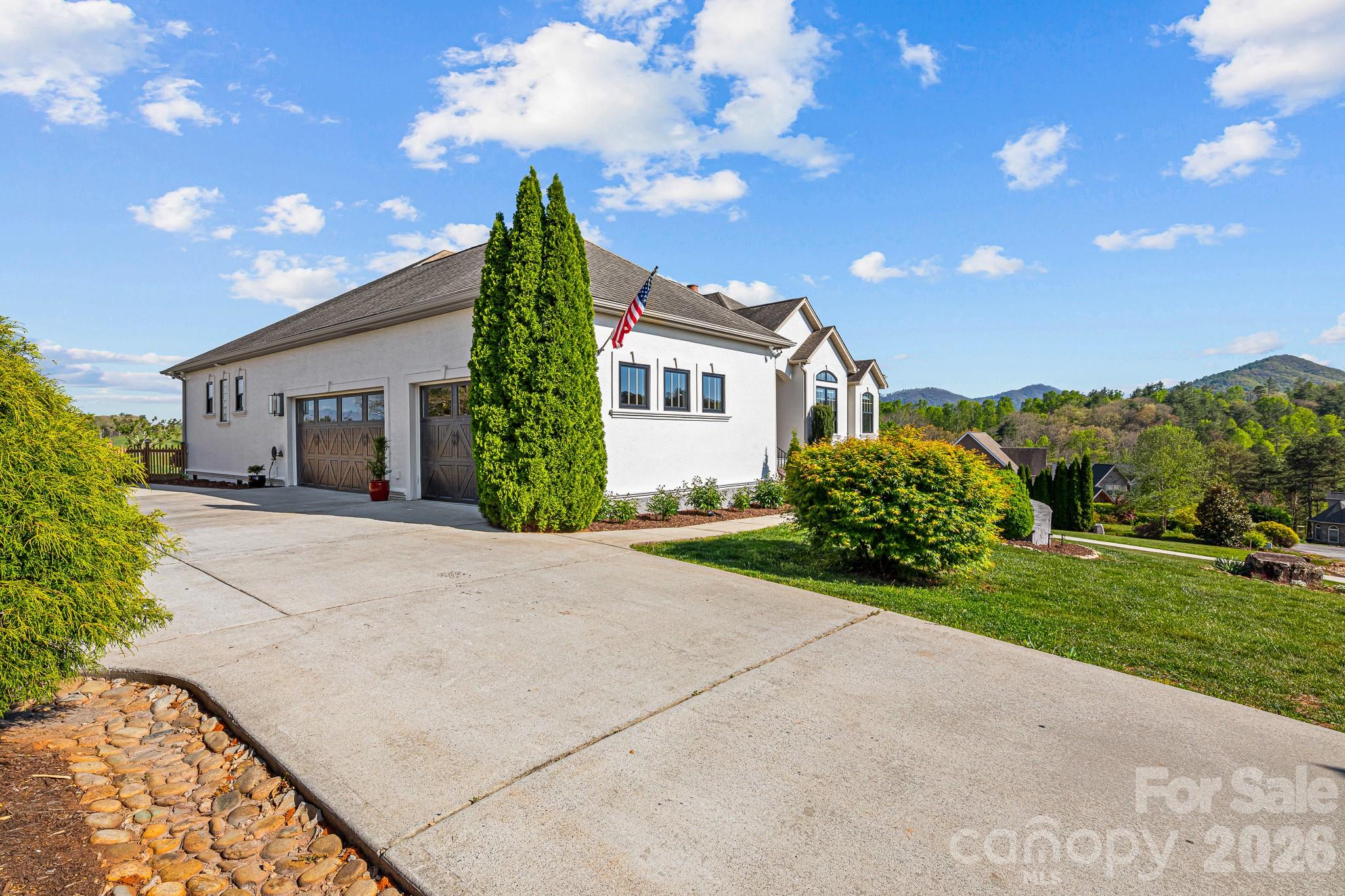 54 Mountain Shadows Drive Property Photo 4