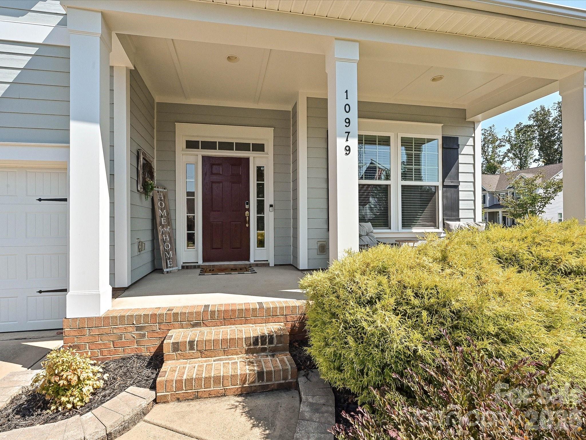 10979 Sparkle Creek Drive Property Photo 3