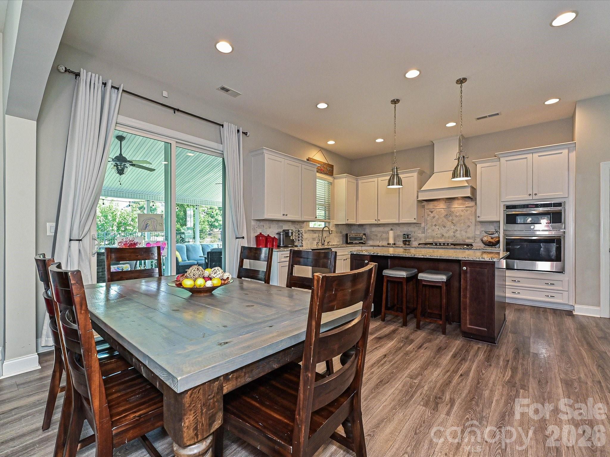 10979 Sparkle Creek Drive Property Photo 13