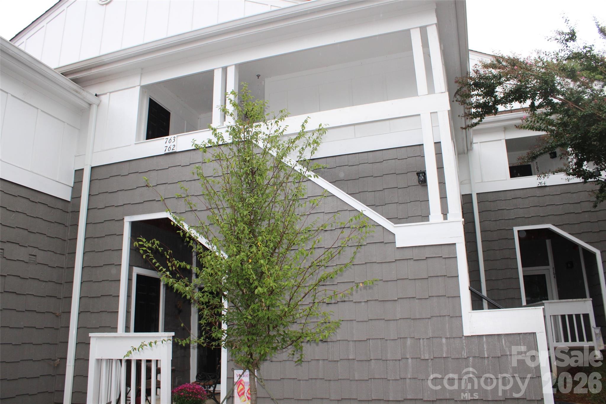 763 Southwest Drive 14 Property Photo 1
