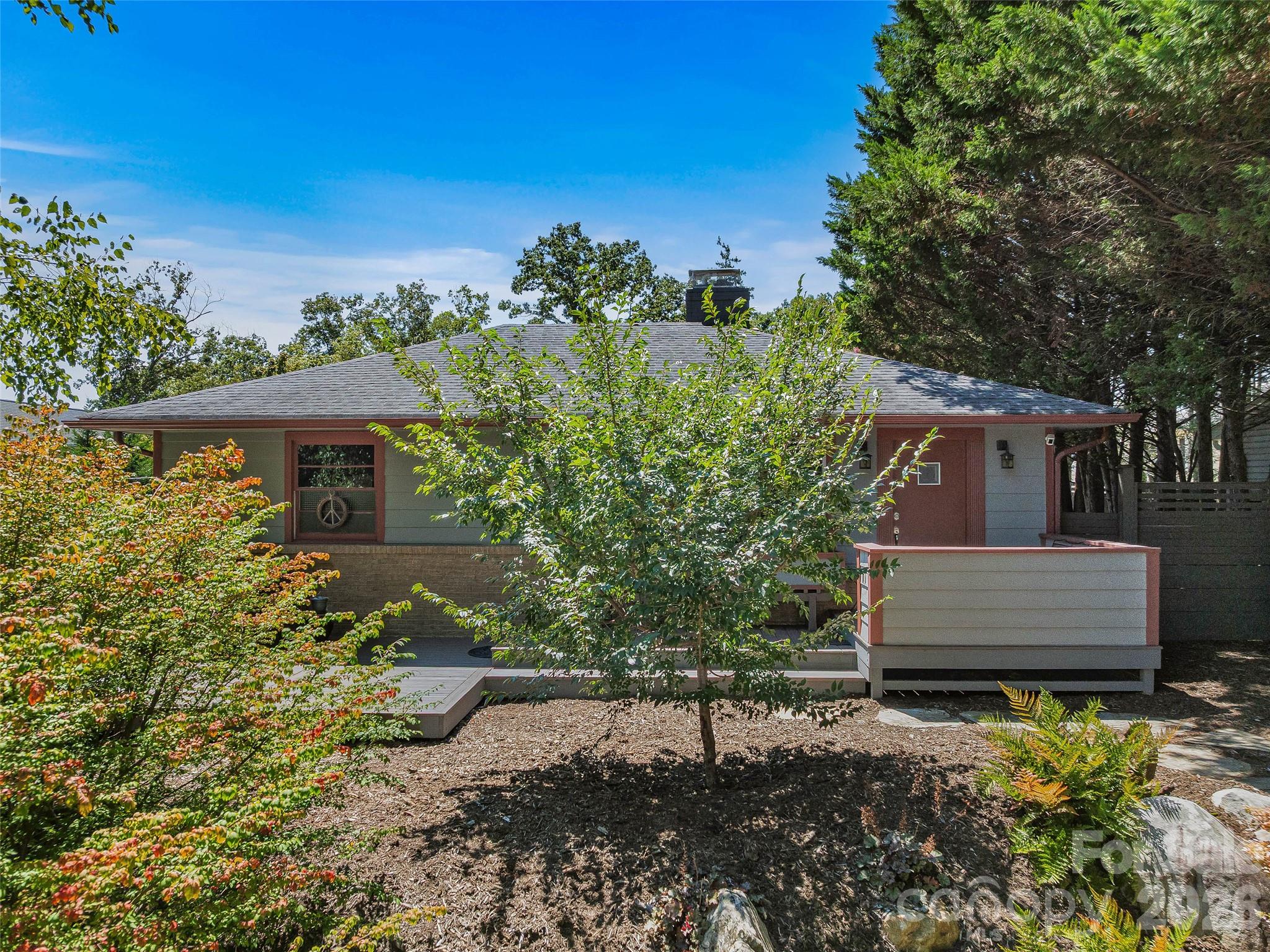 30 Maney Avenue Property Photo 1