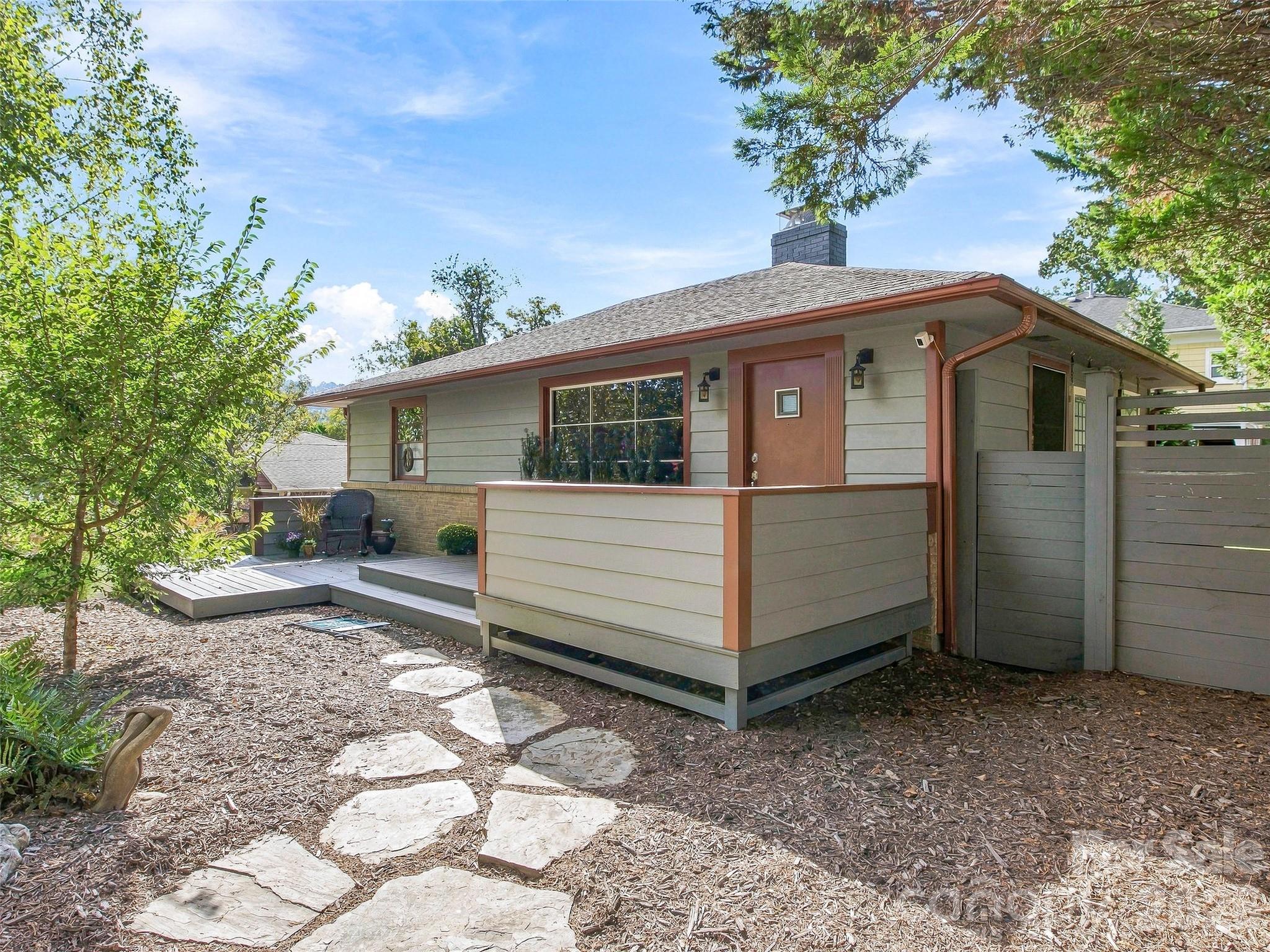30 Maney Avenue Property Photo 1