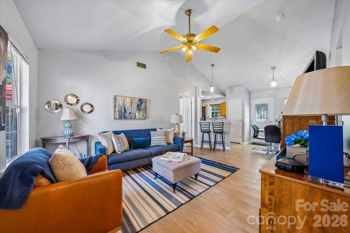 551 Porter Street Property Photo 6
