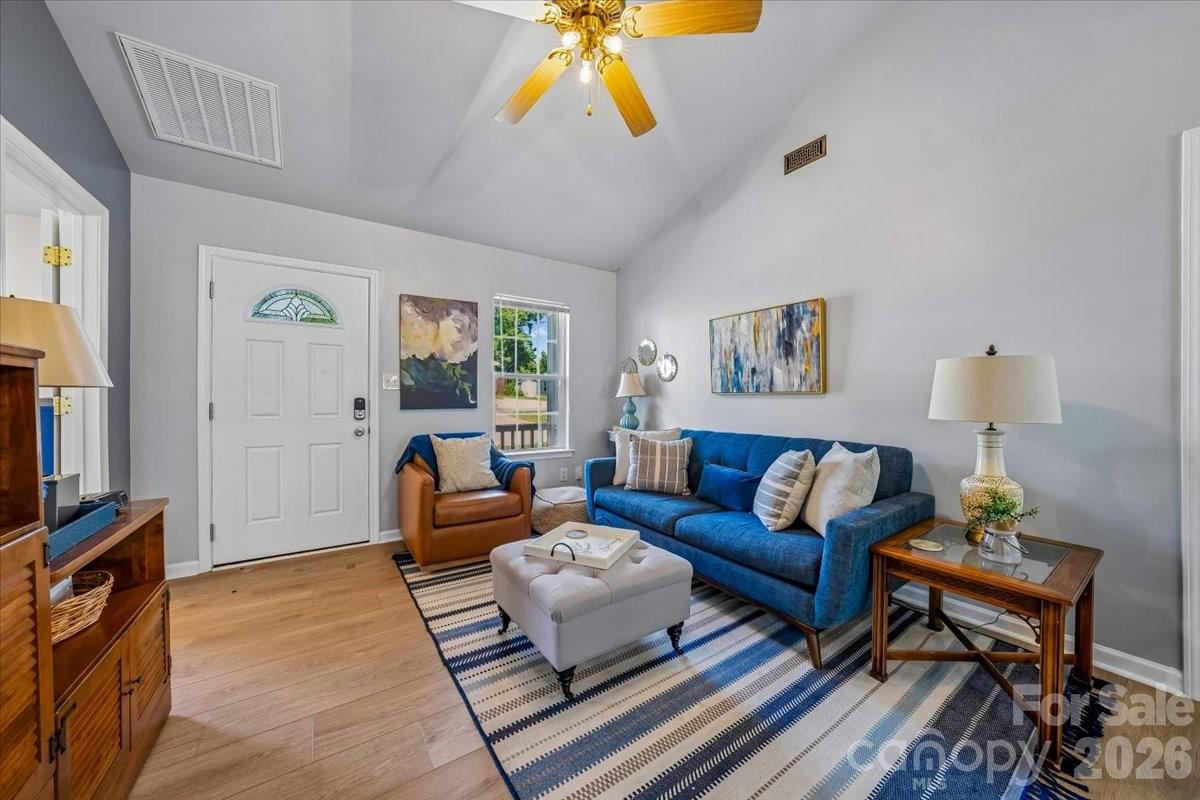 551 Porter Street Property Photo 7