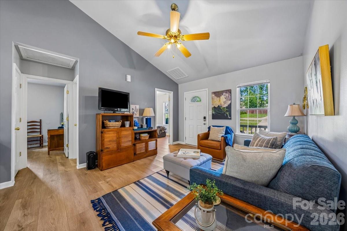 551 Porter Street Property Photo 9