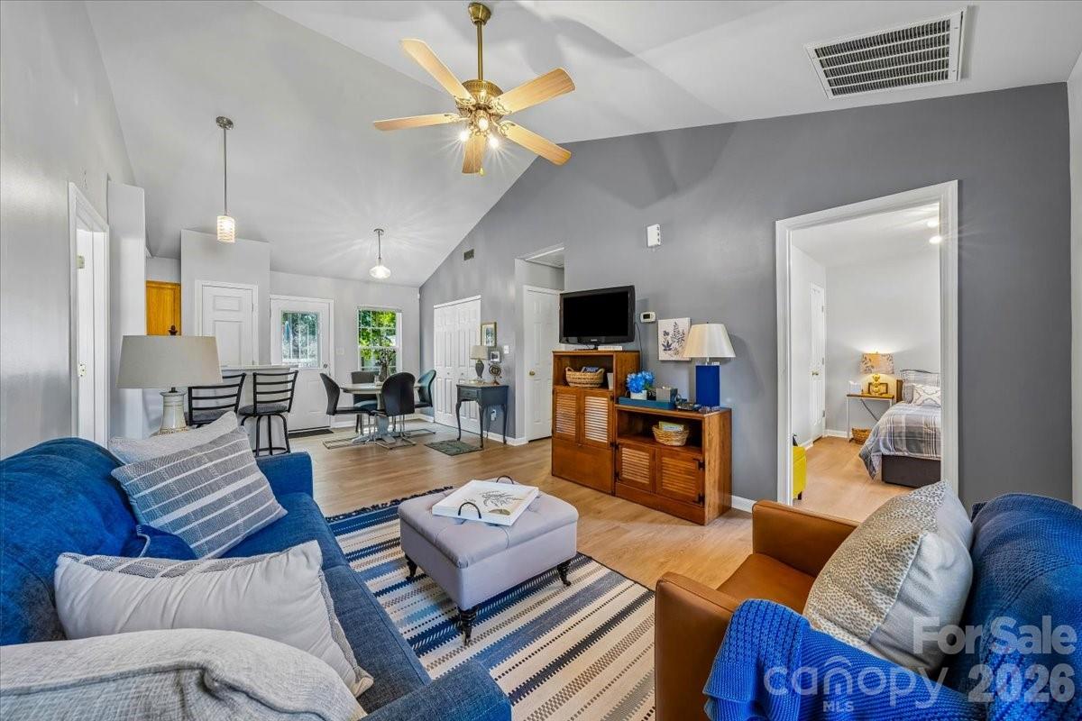 551 Porter Street Property Photo 10