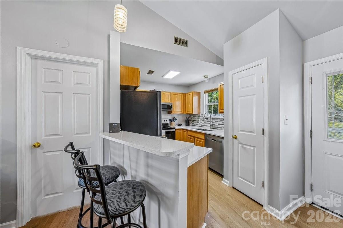 551 Porter Street Property Photo 18