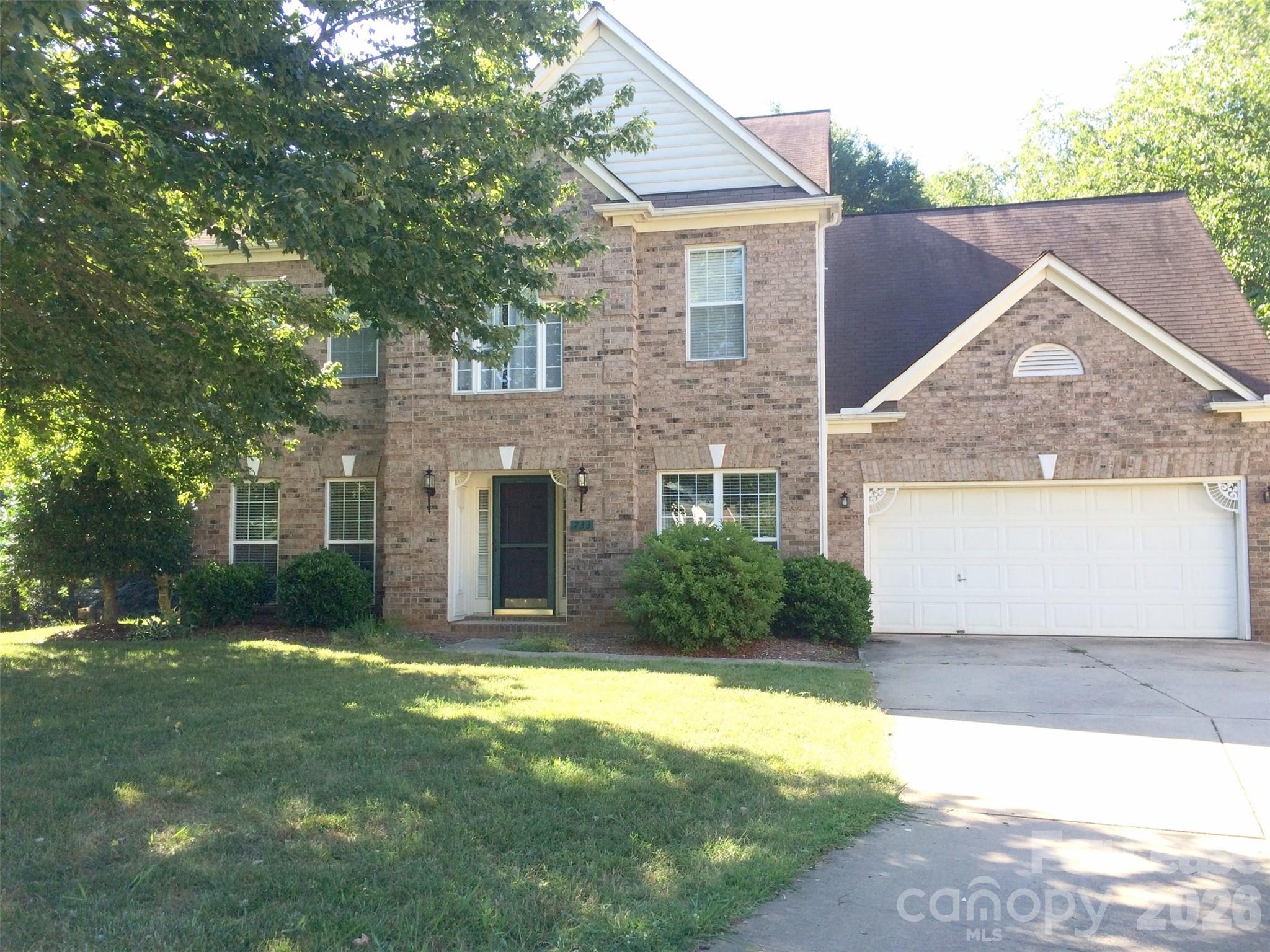 733 Meadow Lake Drive Property Photo 2