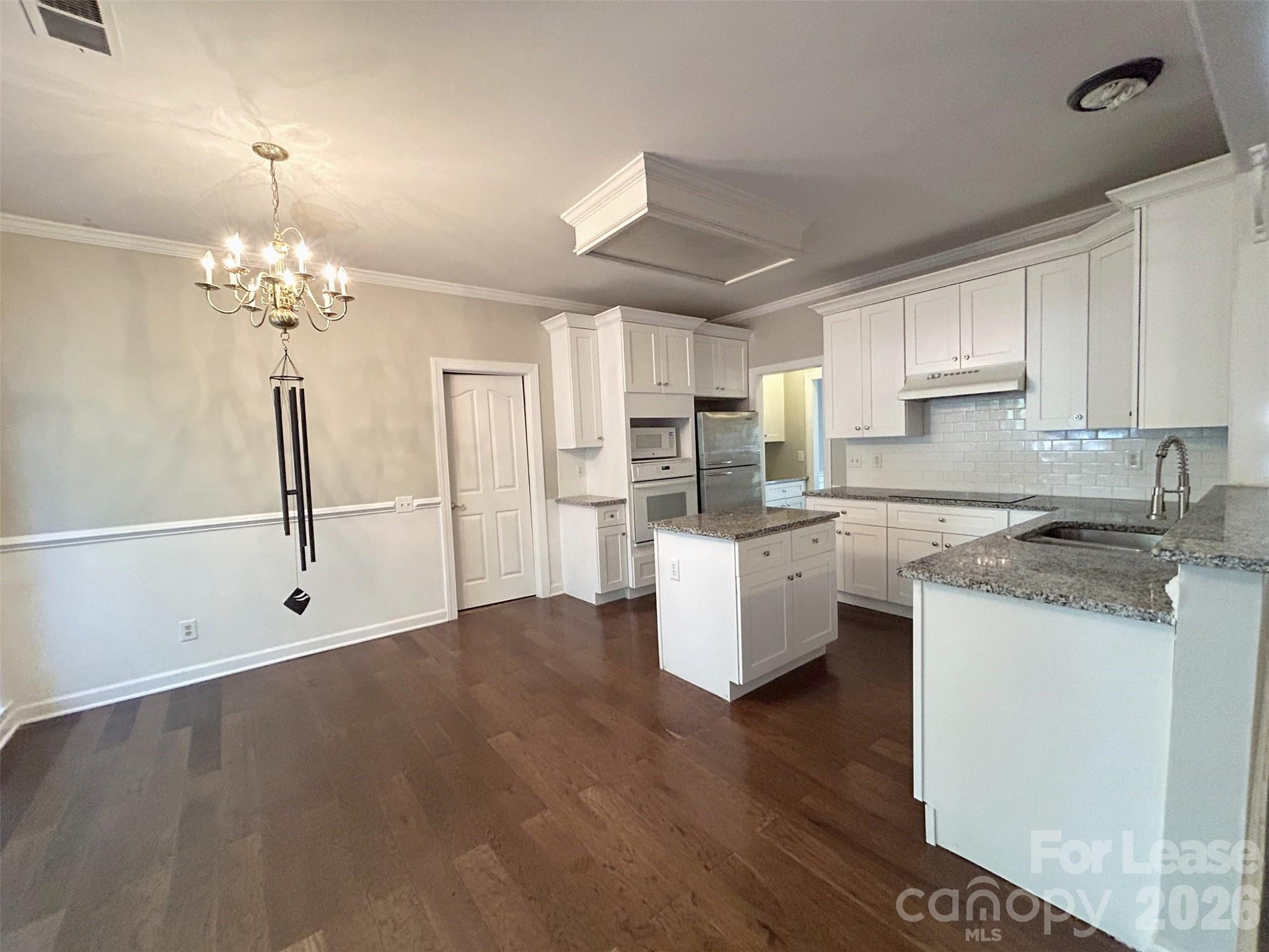 733 Meadow Lake Drive Property Photo 9