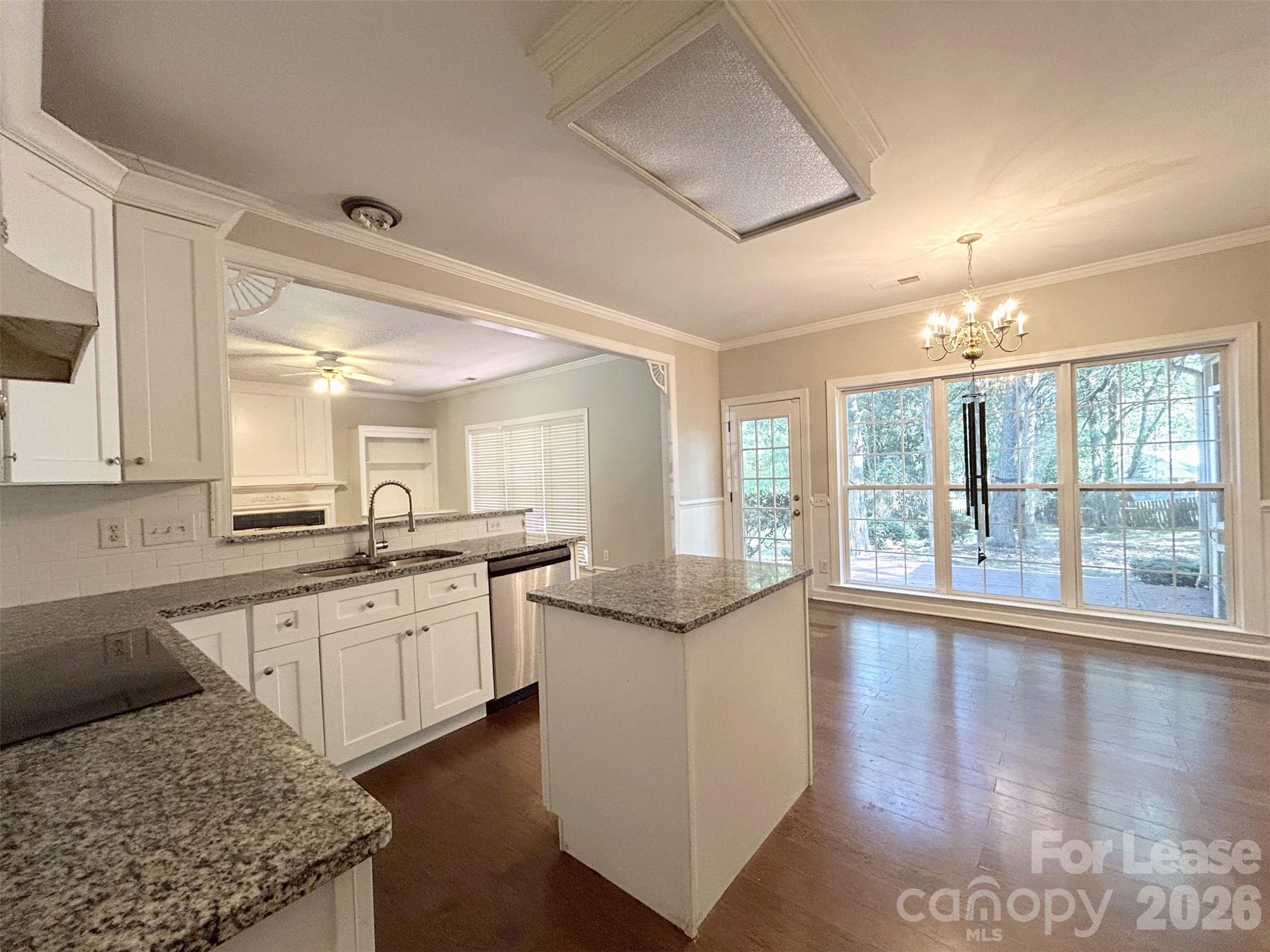 733 Meadow Lake Drive Property Photo 14