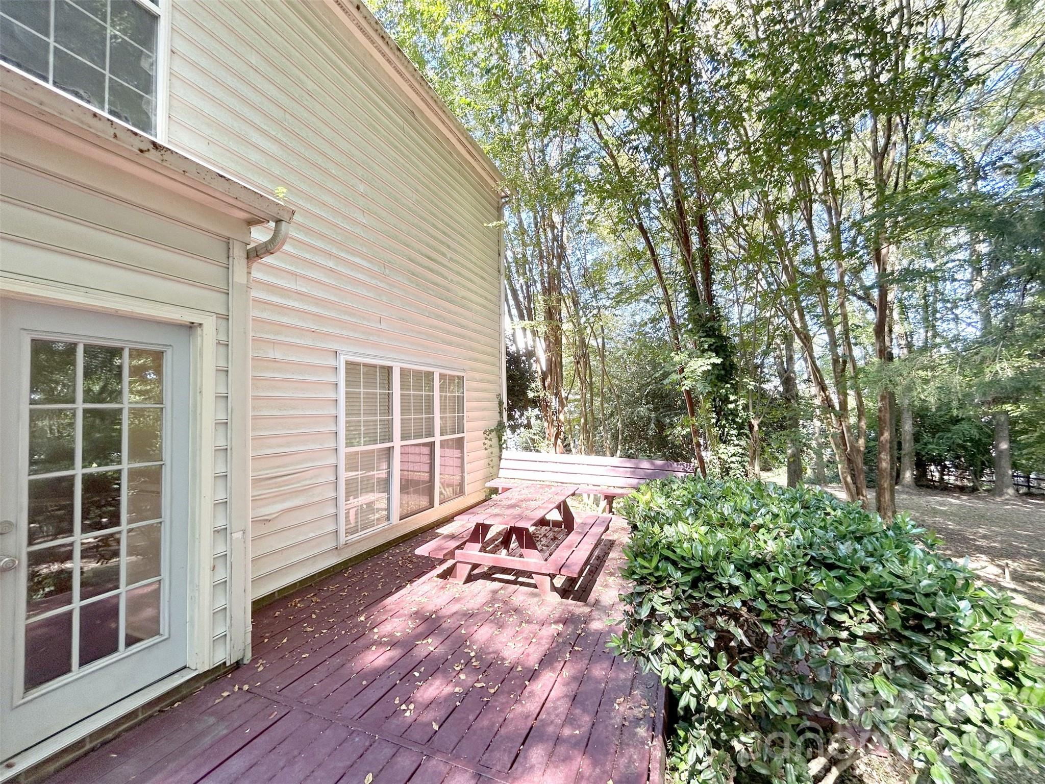 733 Meadow Lake Drive Property Photo 17