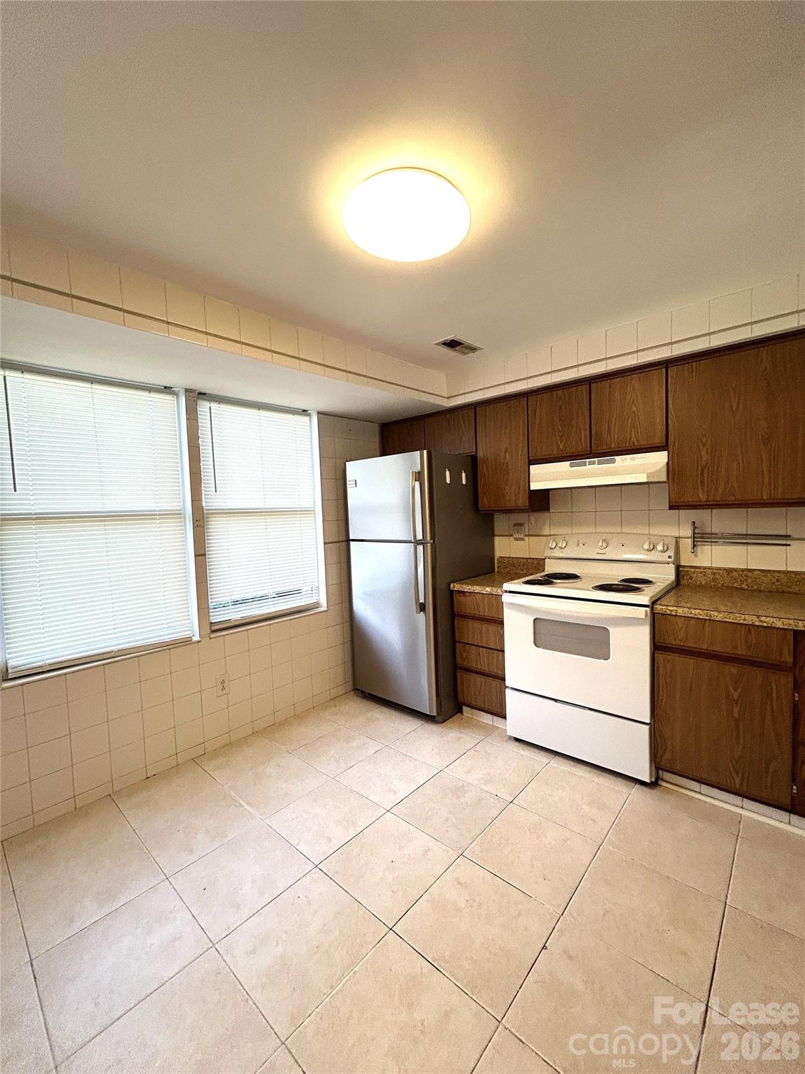 9620 Vinca Circle F Property Photo 4