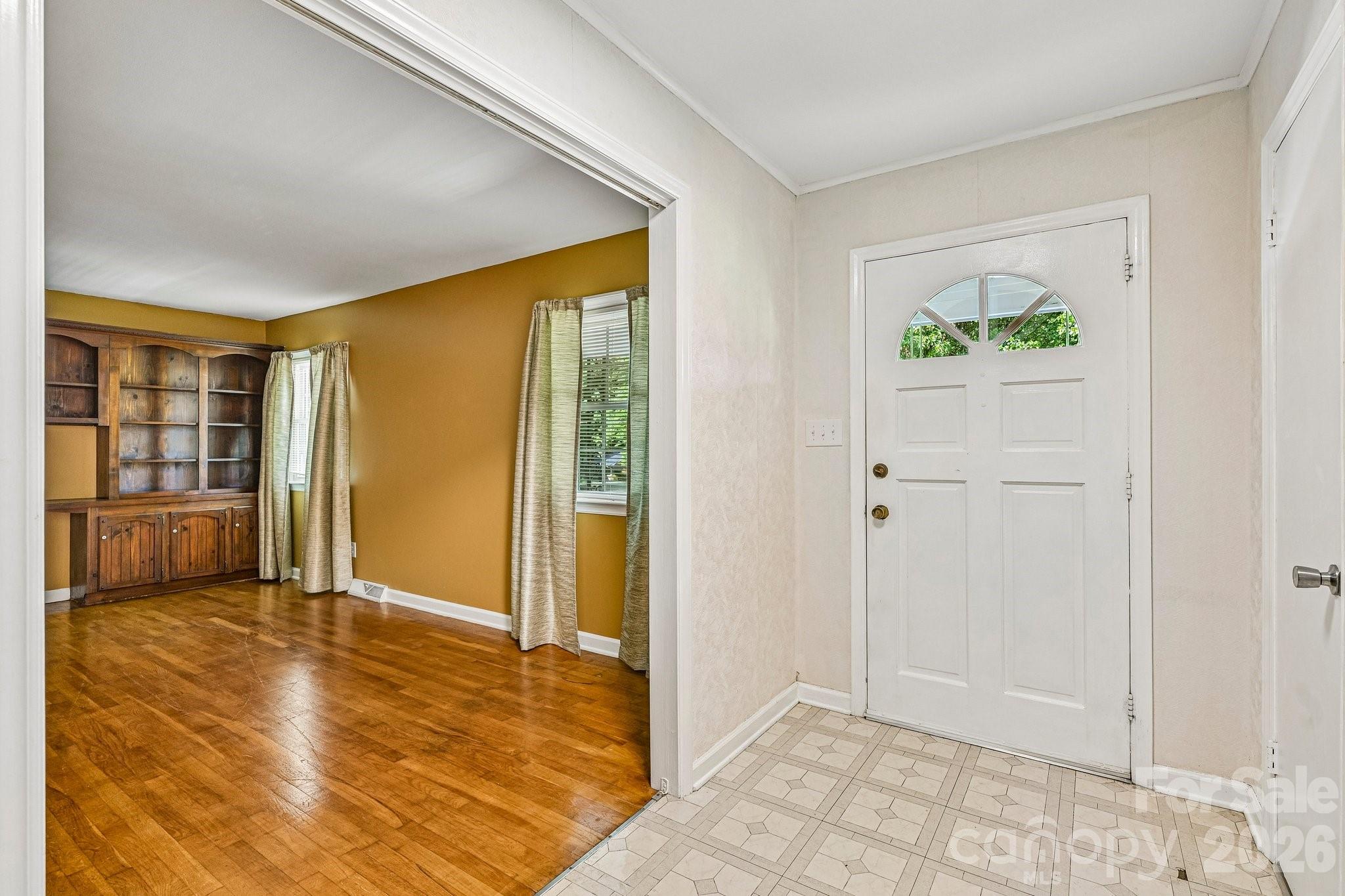 1926 Taylor Drive Property Photo 4