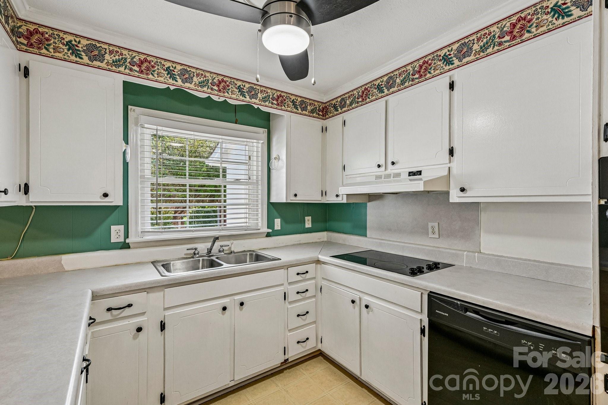 1926 Taylor Drive Property Photo 13
