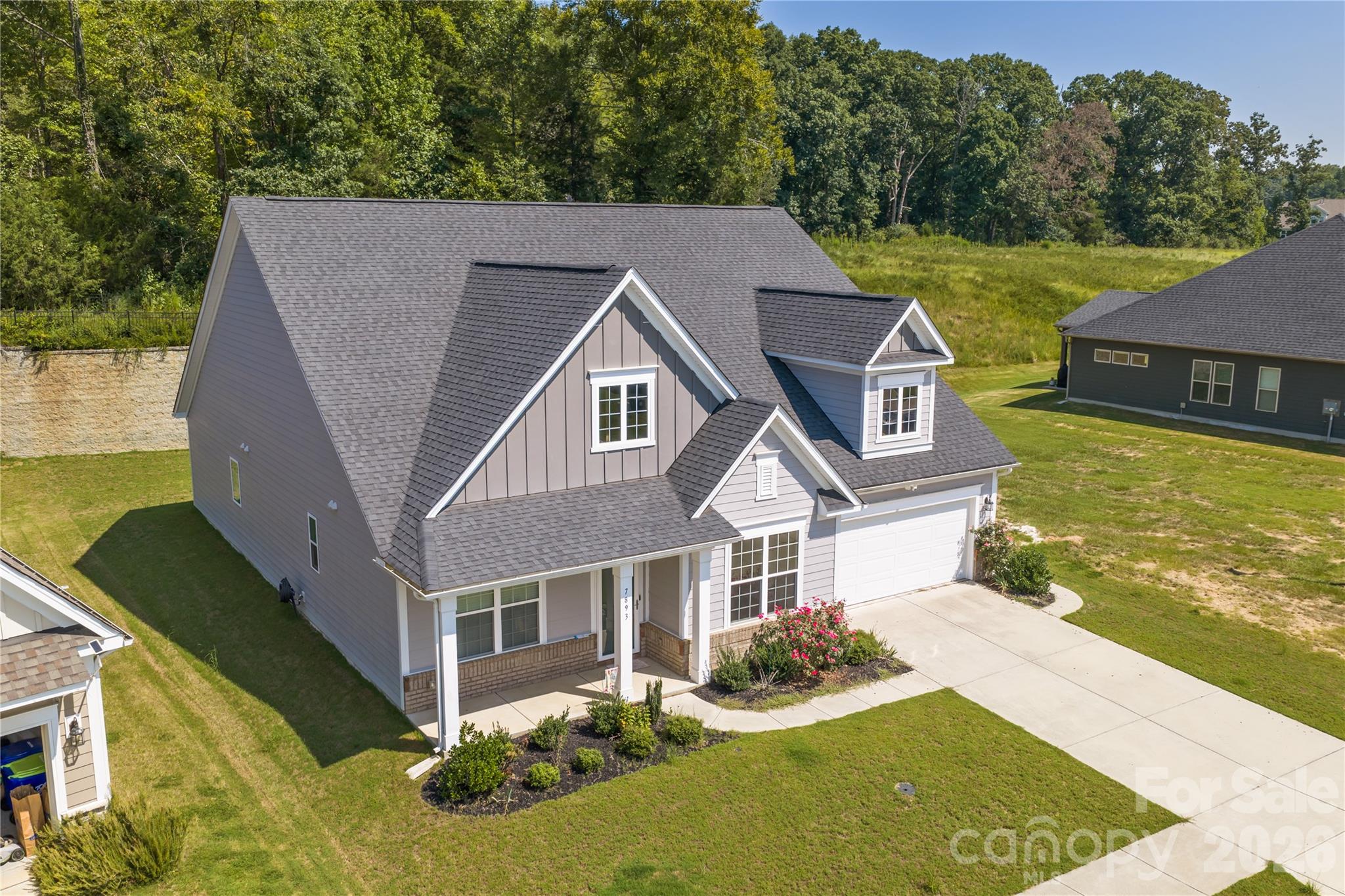 7893 Creek Park Drive Property Photo 2