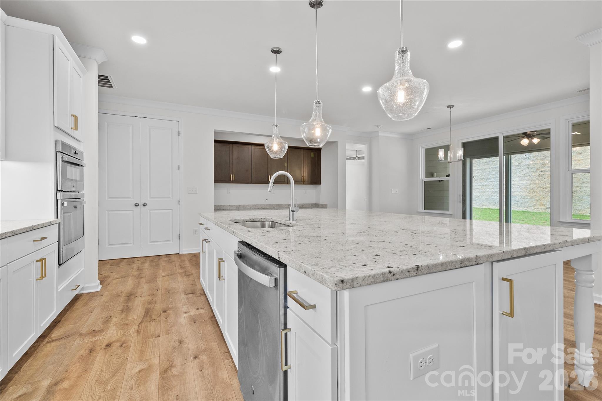7893 Creek Park Drive Property Photo 8