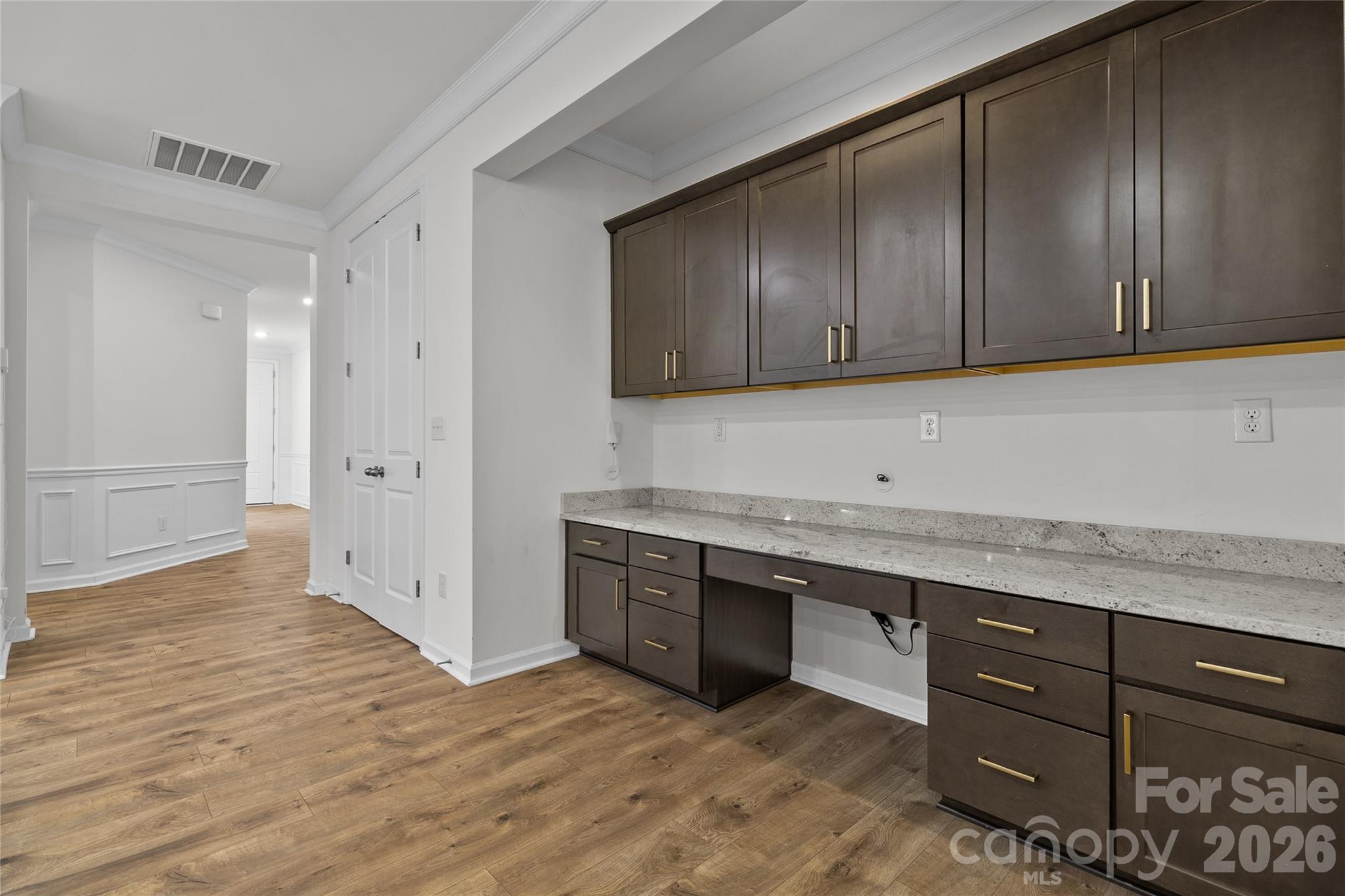 7893 Creek Park Drive Property Photo 10