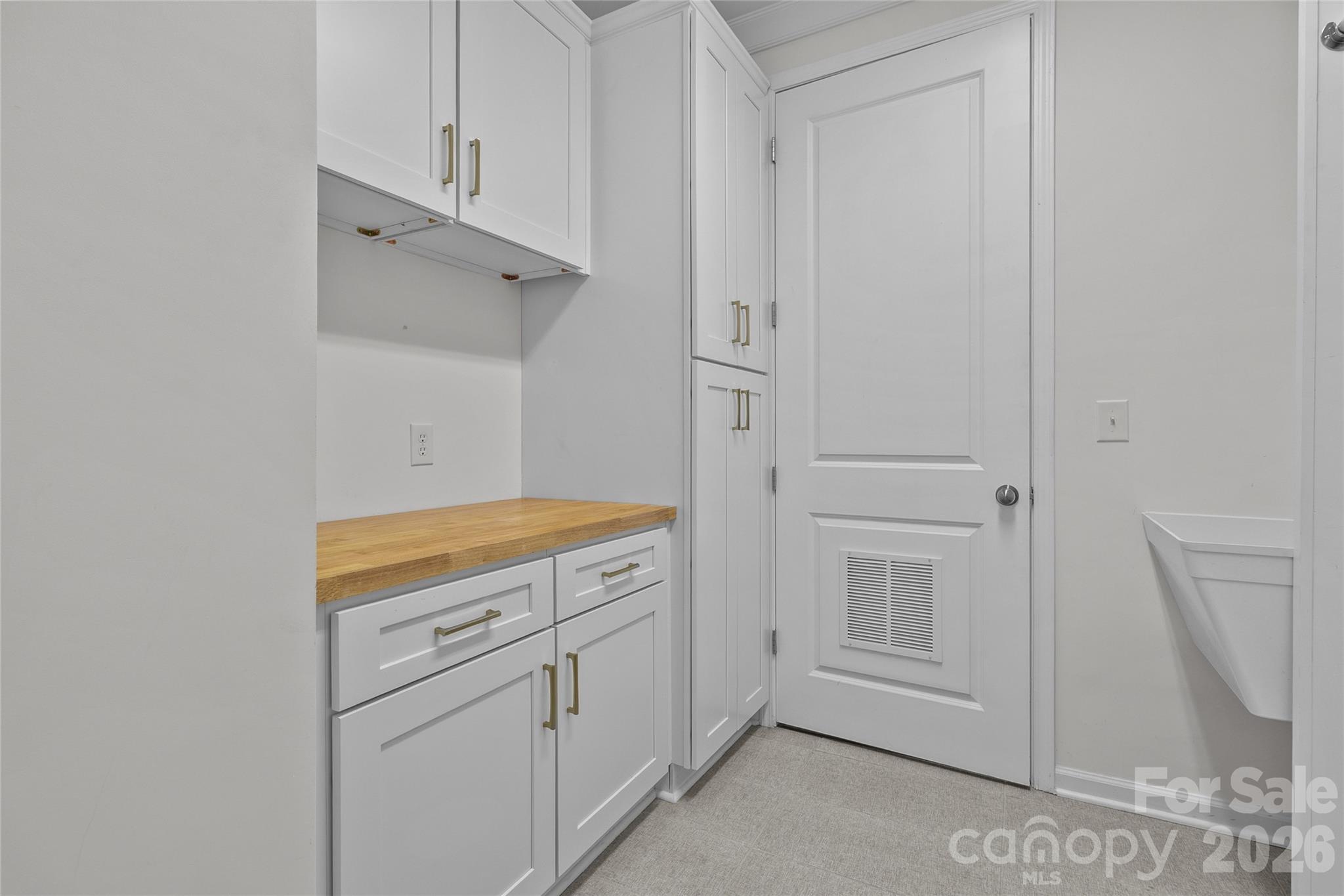 7893 Creek Park Drive Property Photo 22