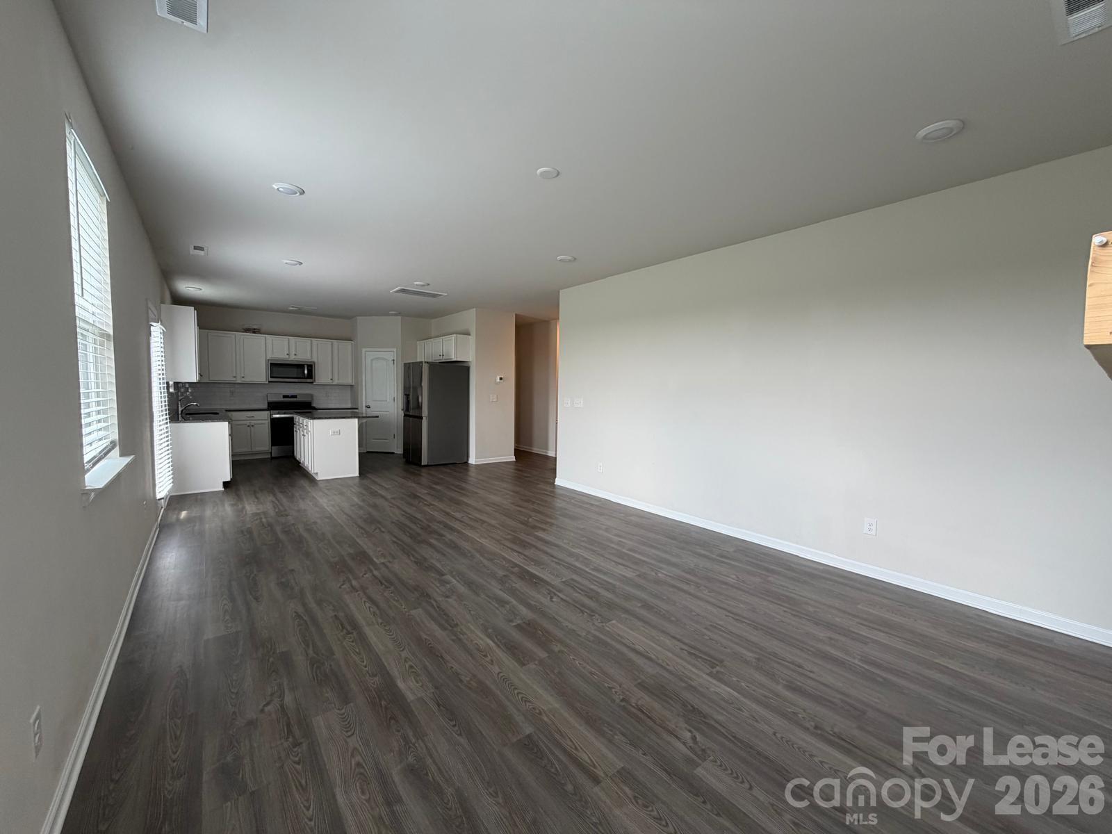 9002 Foxcroft Drive Property Photo 6
