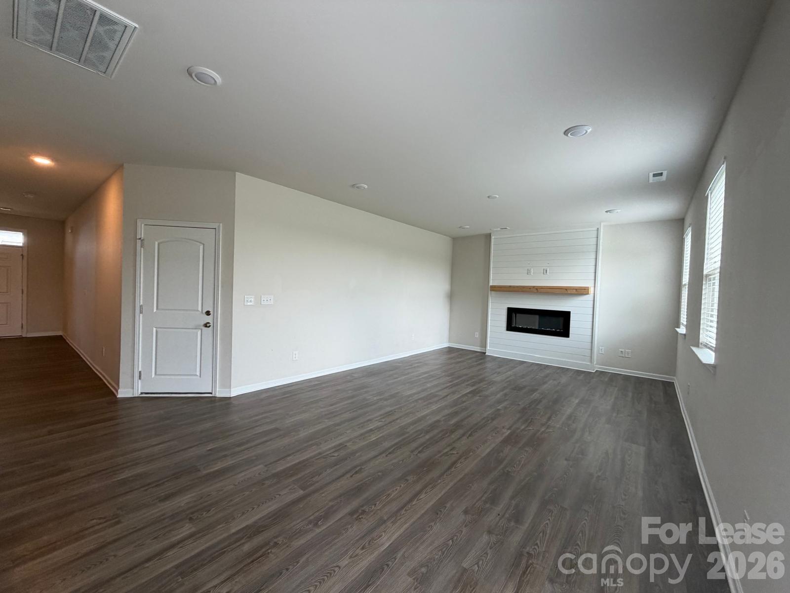 9002 Foxcroft Drive Property Photo 10